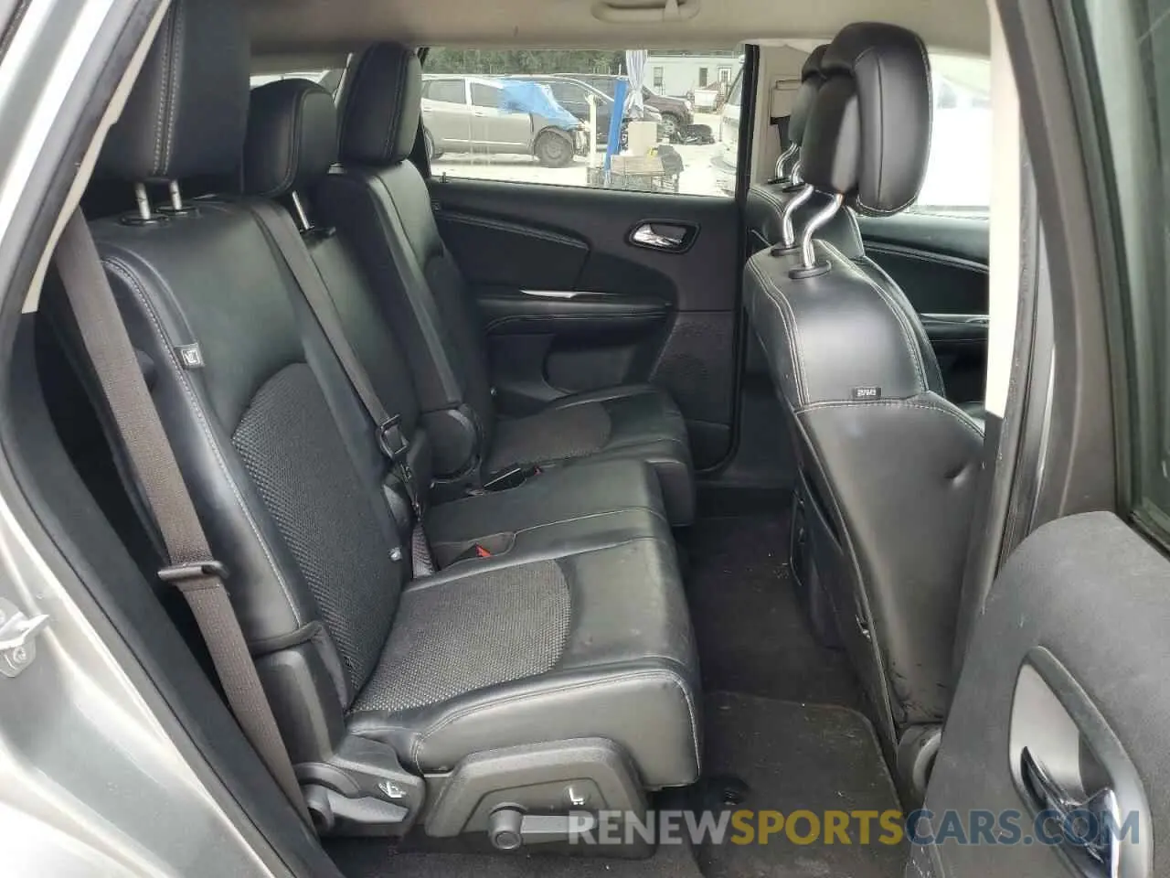 11 Photograph of a damaged car 3C4PDCGB8KT862450 DODGE JOURNEY 2019
