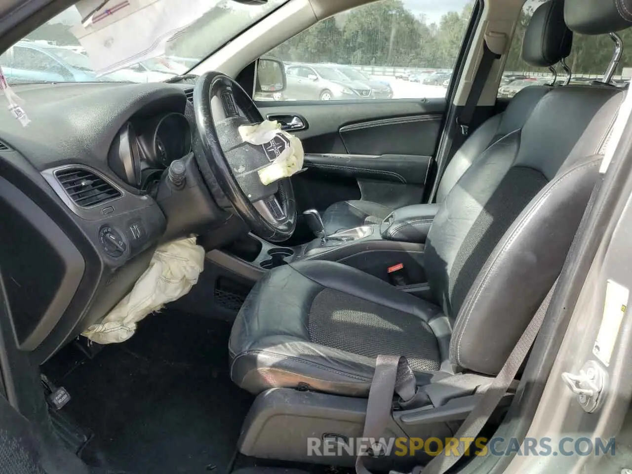7 Photograph of a damaged car 3C4PDCGB8KT862450 DODGE JOURNEY 2019