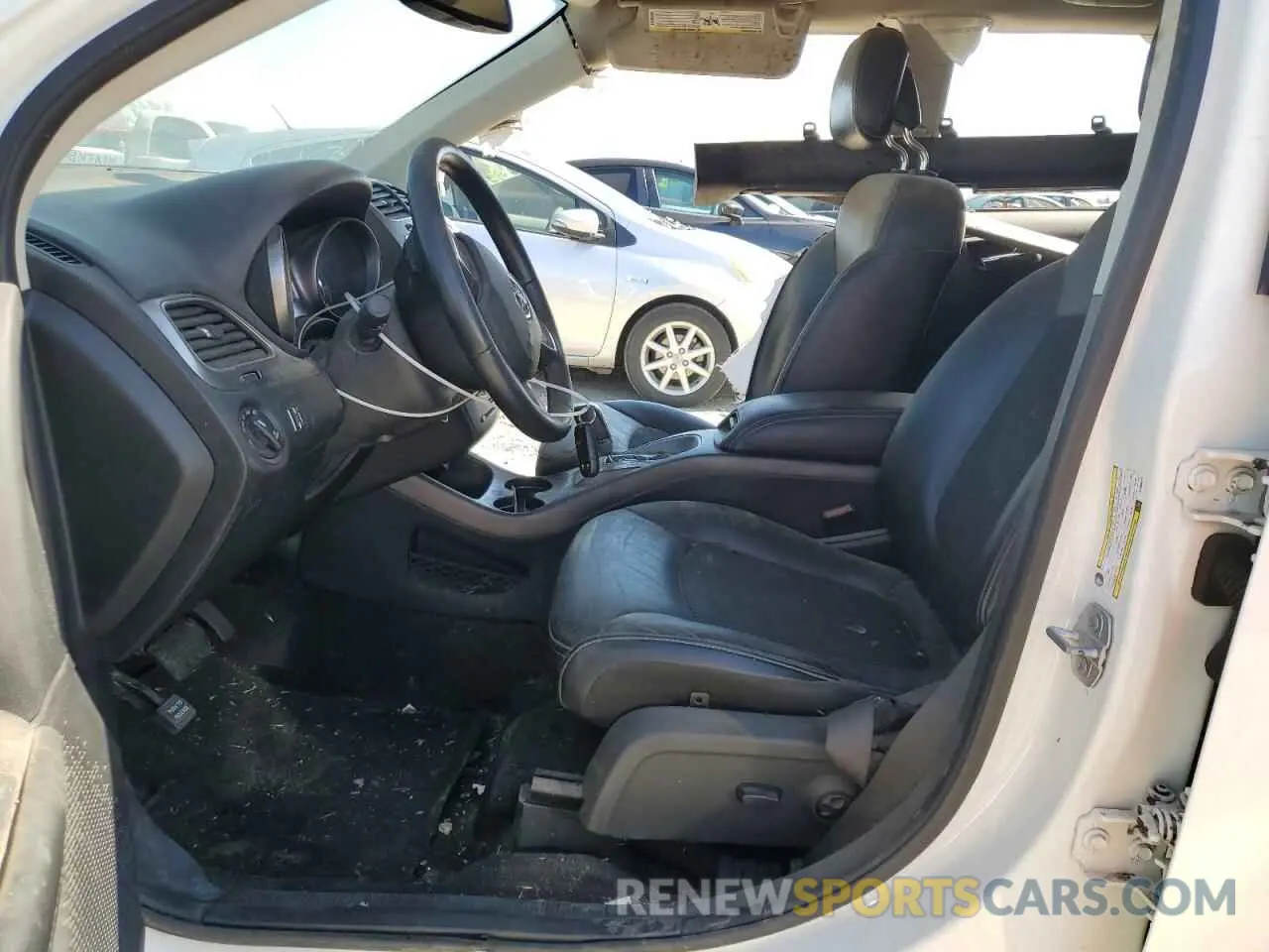 7 Photograph of a damaged car 3C4PDCGG0KT693875 DODGE JOURNEY 2019