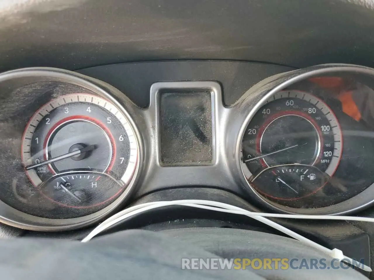 9 Photograph of a damaged car 3C4PDCGG0KT693875 DODGE JOURNEY 2019