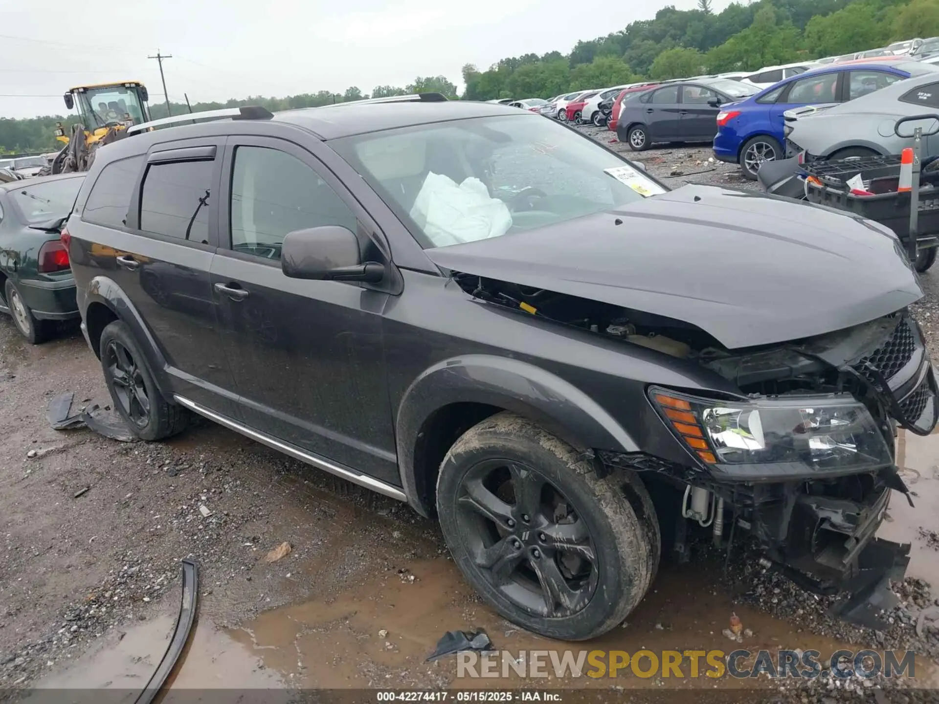 1 Photograph of a damaged car 3C4PDCGG0KT717656 DODGE JOURNEY 2019