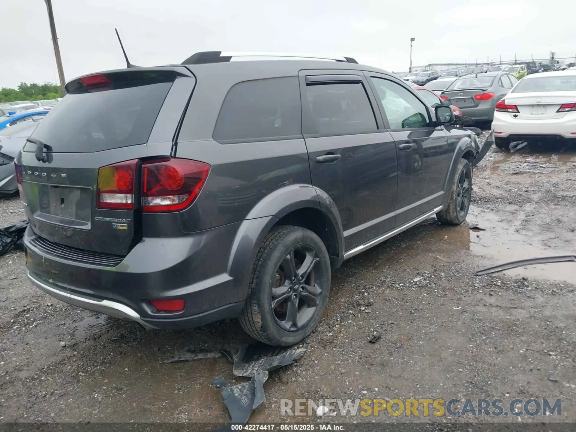 4 Photograph of a damaged car 3C4PDCGG0KT717656 DODGE JOURNEY 2019