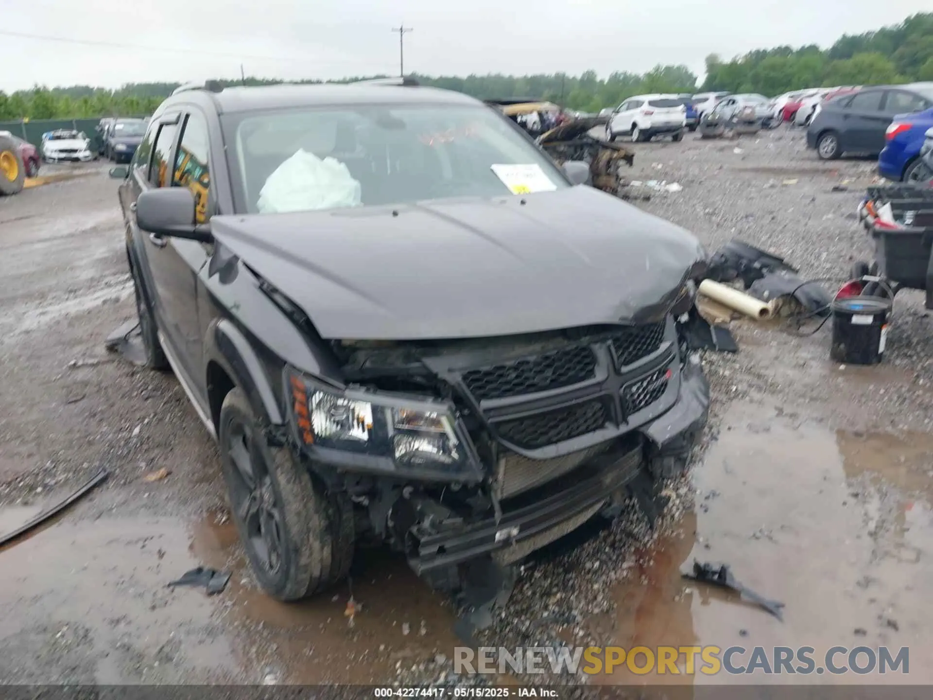 6 Photograph of a damaged car 3C4PDCGG0KT717656 DODGE JOURNEY 2019