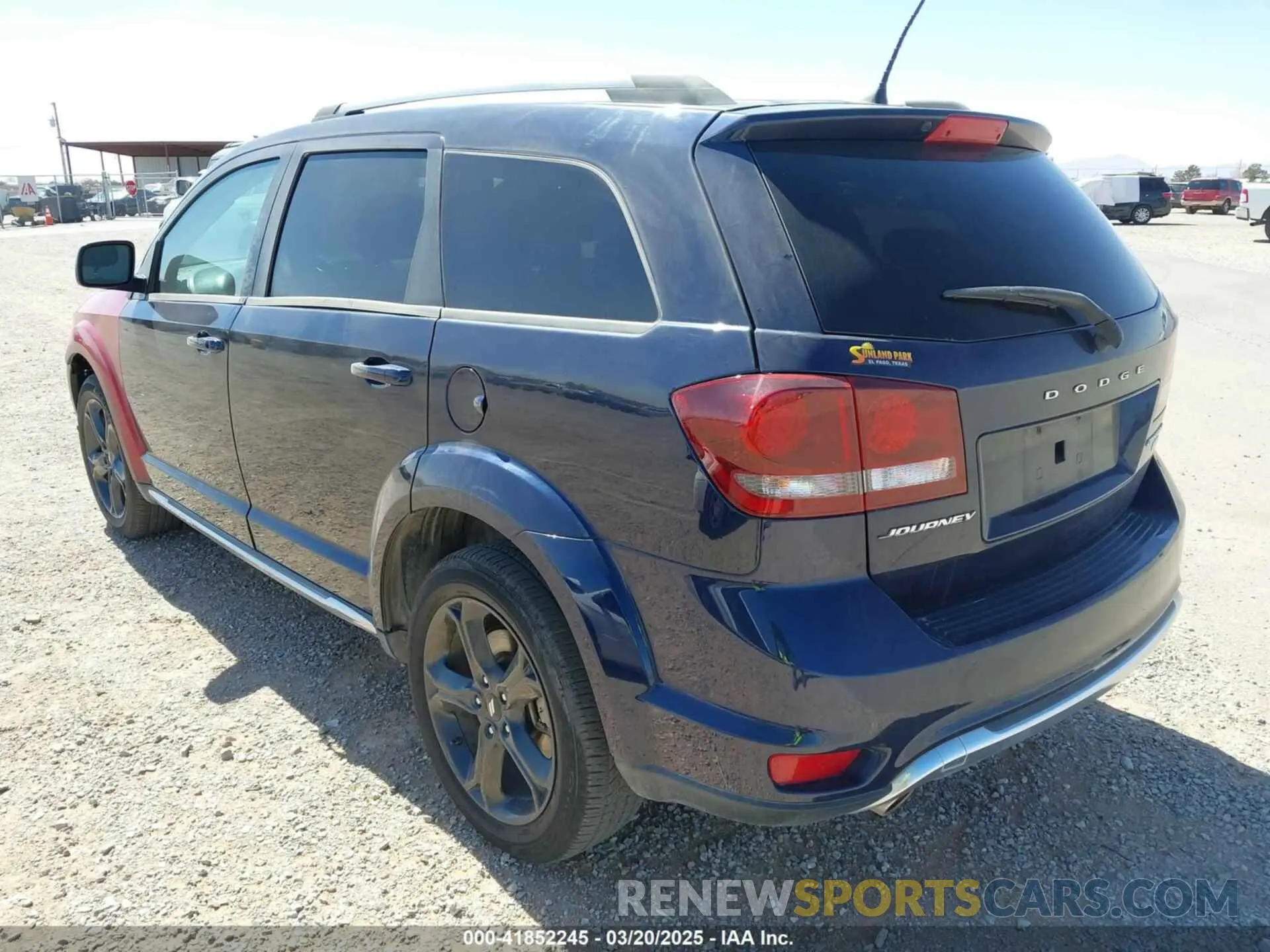 3 Photograph of a damaged car 3C4PDCGG0KT737485 DODGE JOURNEY 2019