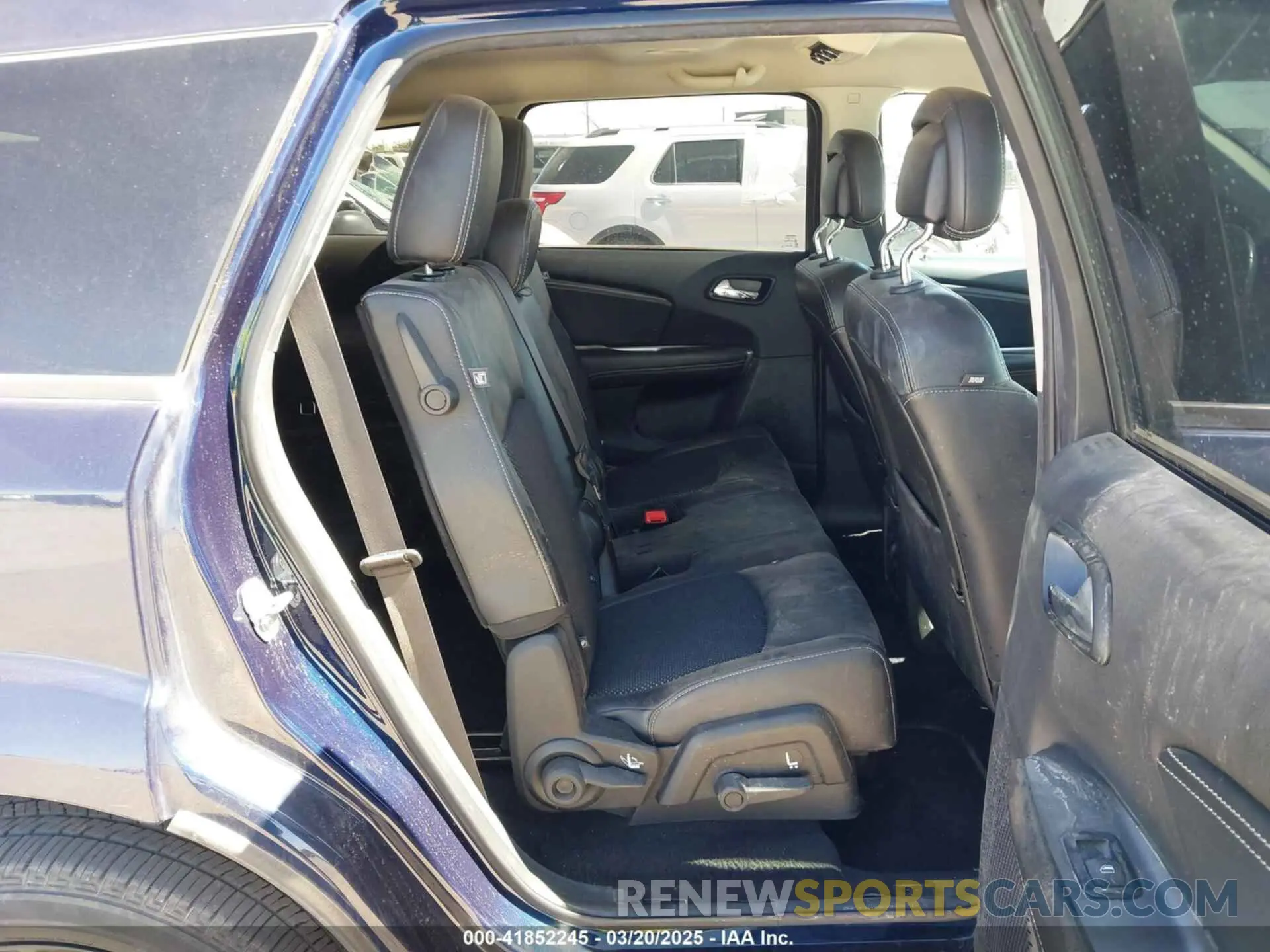 8 Photograph of a damaged car 3C4PDCGG0KT737485 DODGE JOURNEY 2019