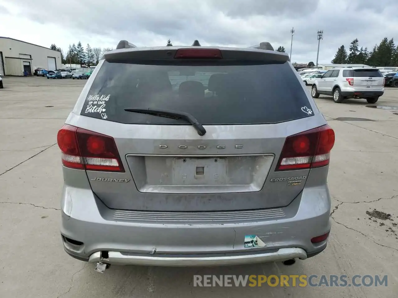 6 Photograph of a damaged car 3C4PDCGG0KT858078 DODGE JOURNEY 2019