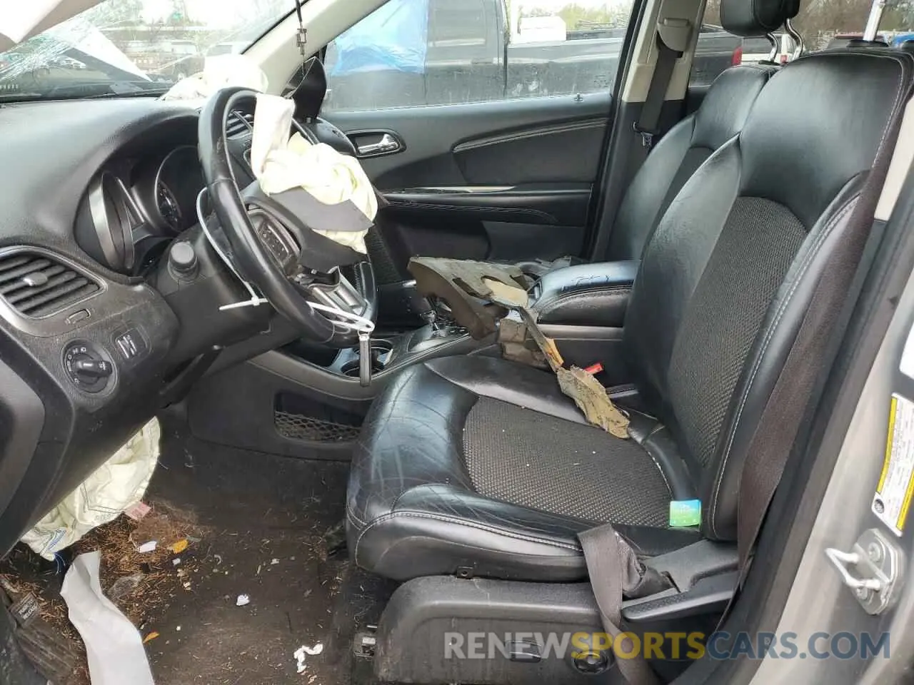 7 Photograph of a damaged car 3C4PDCGG0KT858078 DODGE JOURNEY 2019