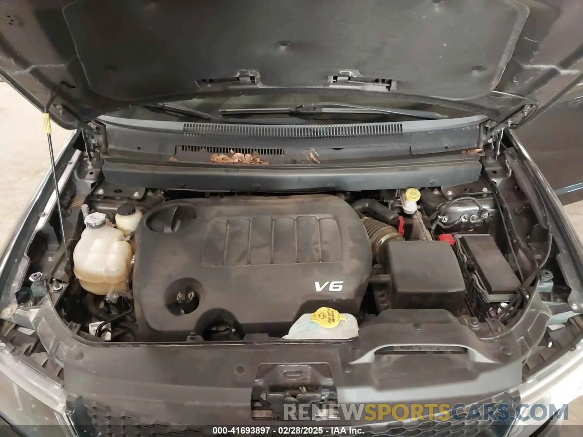 10 Photograph of a damaged car 3C4PDCGG1KT728116 DODGE JOURNEY 2019