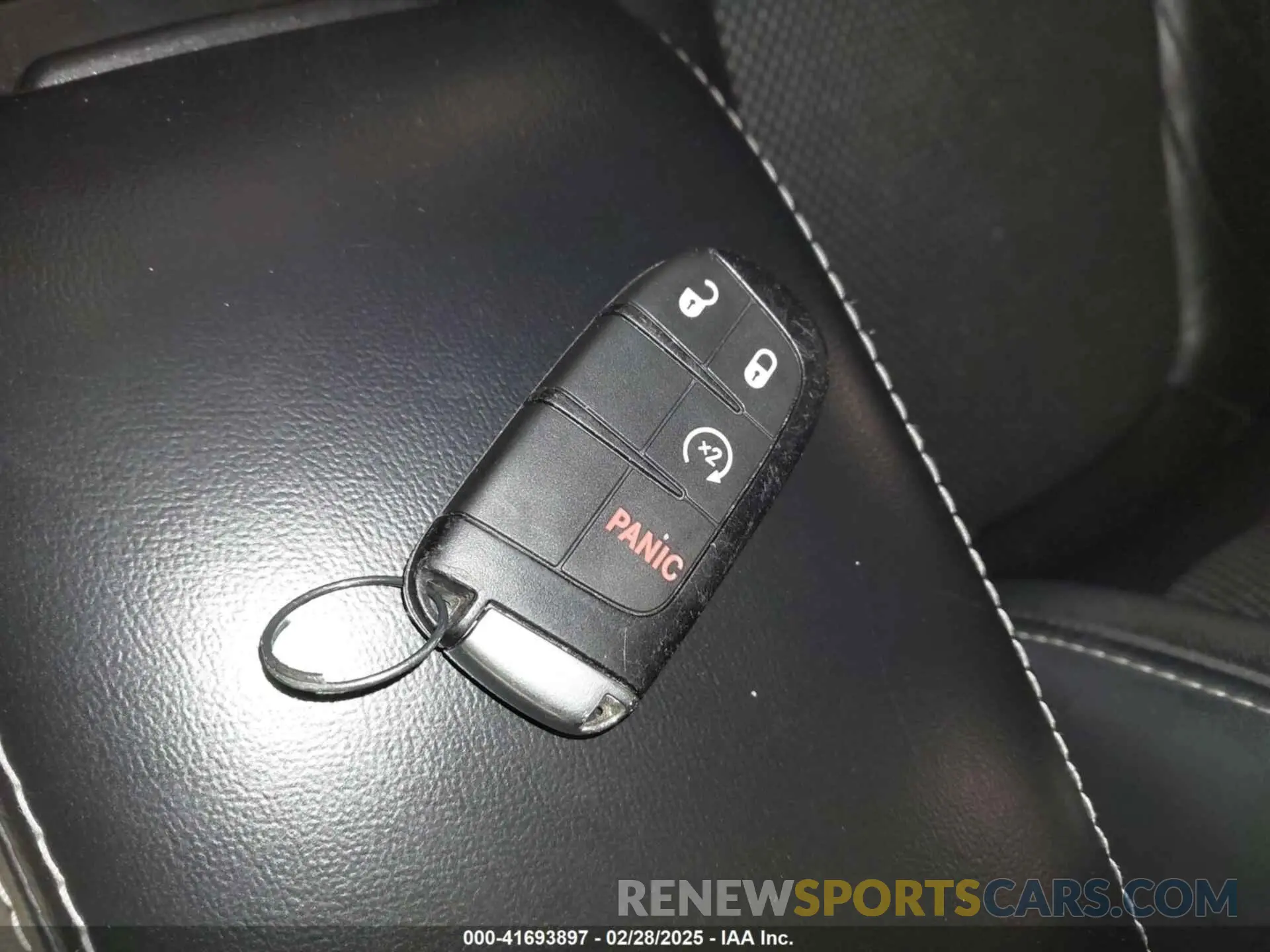 11 Photograph of a damaged car 3C4PDCGG1KT728116 DODGE JOURNEY 2019