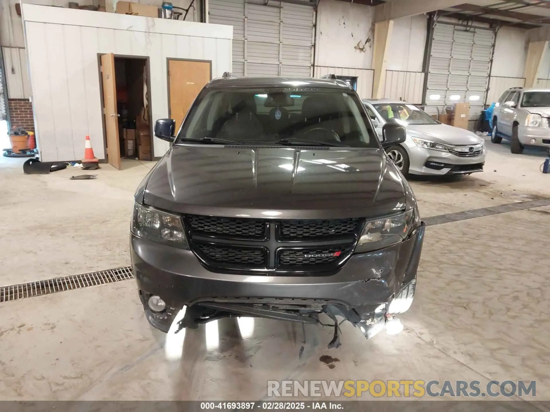 13 Photograph of a damaged car 3C4PDCGG1KT728116 DODGE JOURNEY 2019