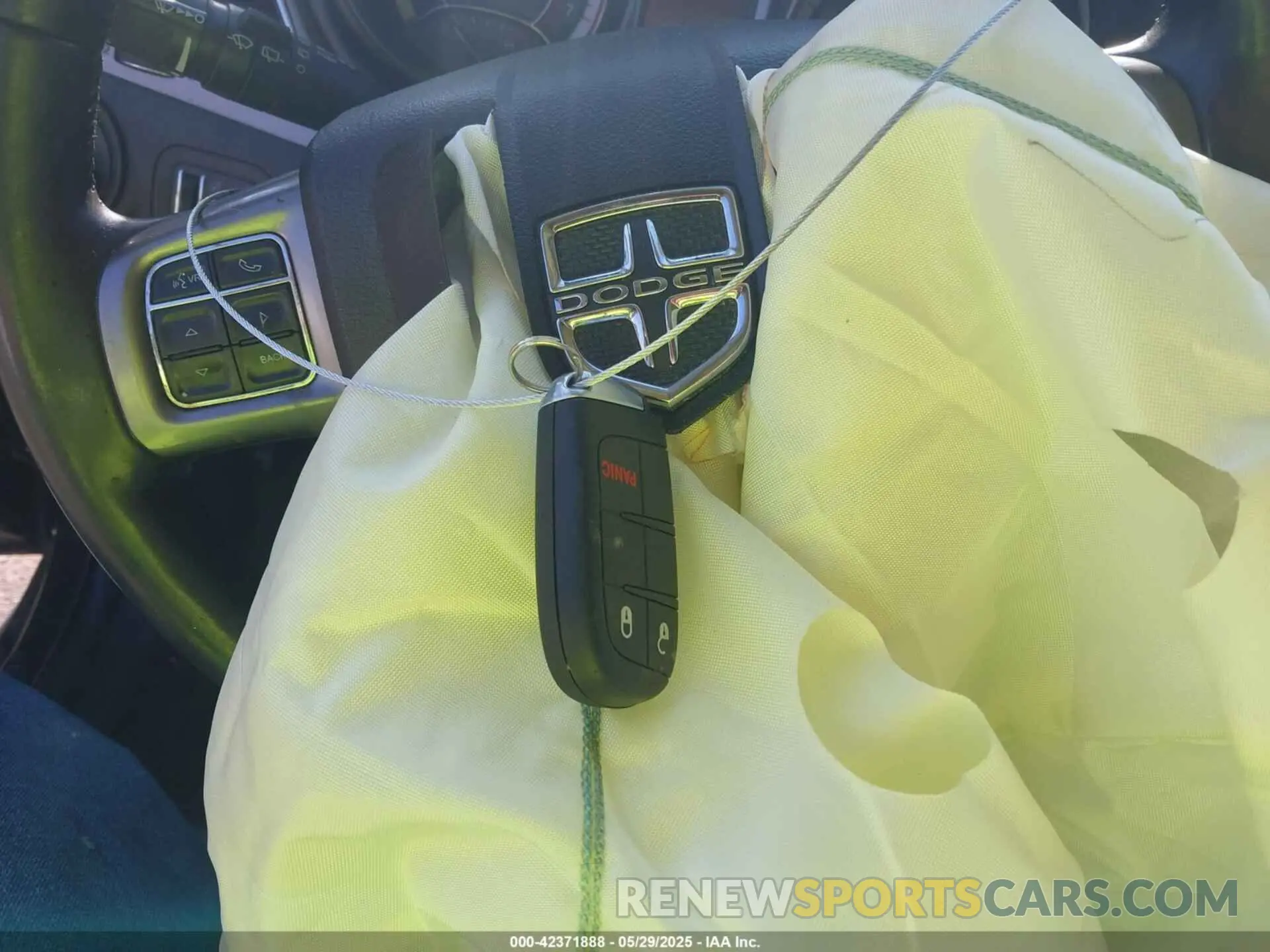 11 Photograph of a damaged car 3C4PDCGG1KT783147 DODGE JOURNEY 2019