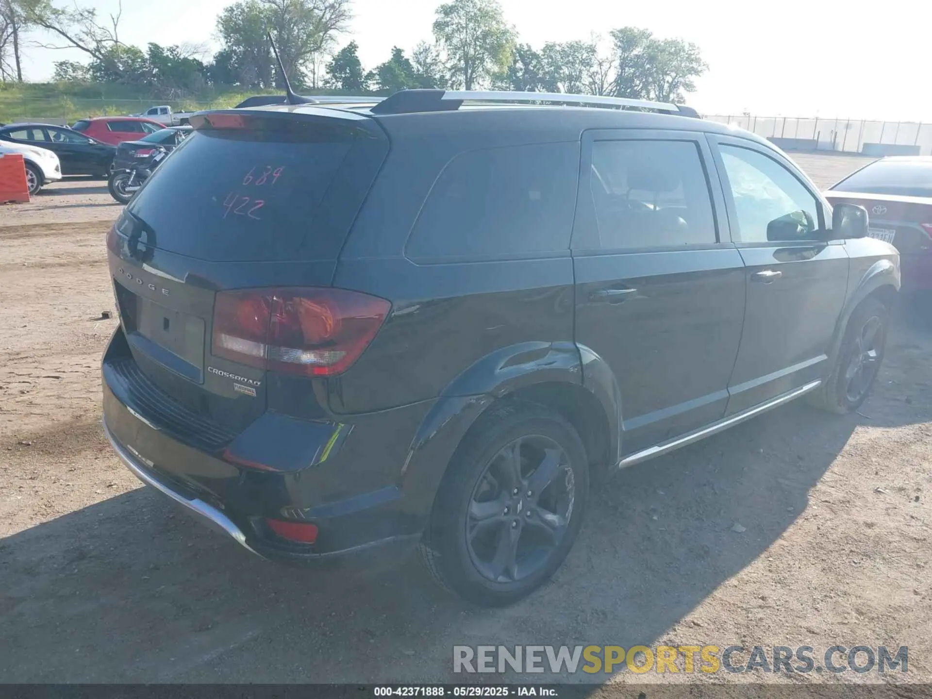 4 Photograph of a damaged car 3C4PDCGG1KT783147 DODGE JOURNEY 2019