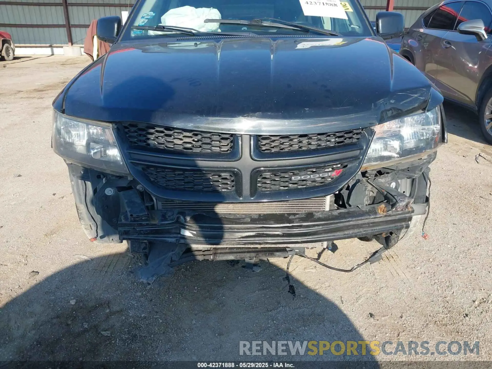 6 Photograph of a damaged car 3C4PDCGG1KT783147 DODGE JOURNEY 2019