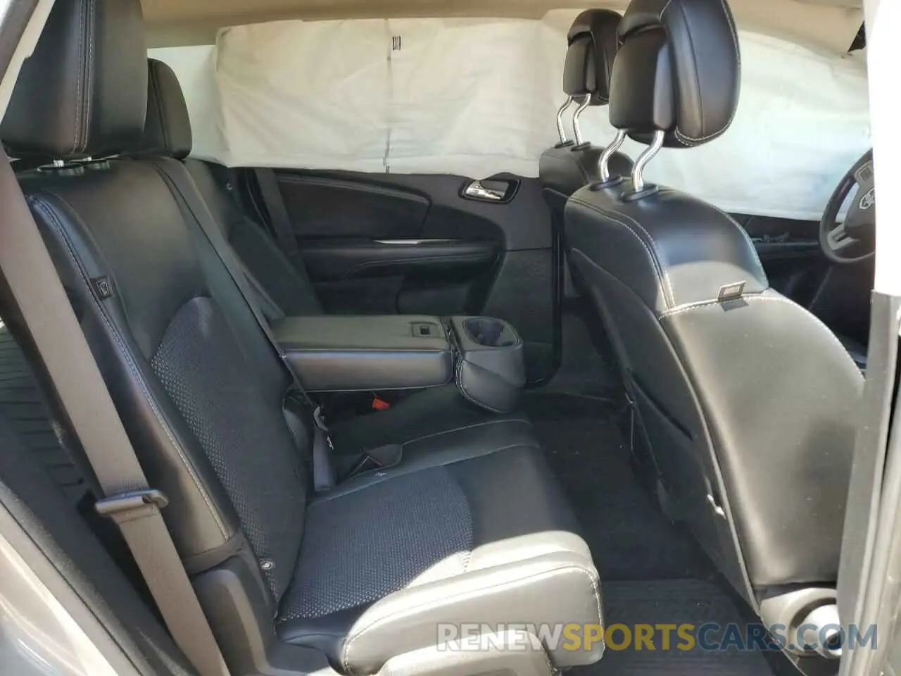 10 Photograph of a damaged car 3C4PDCGG1KT797517 DODGE JOURNEY 2019
