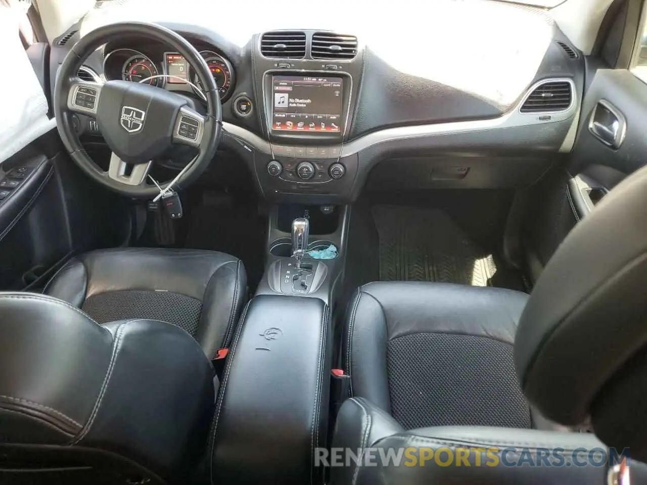 8 Photograph of a damaged car 3C4PDCGG1KT797517 DODGE JOURNEY 2019
