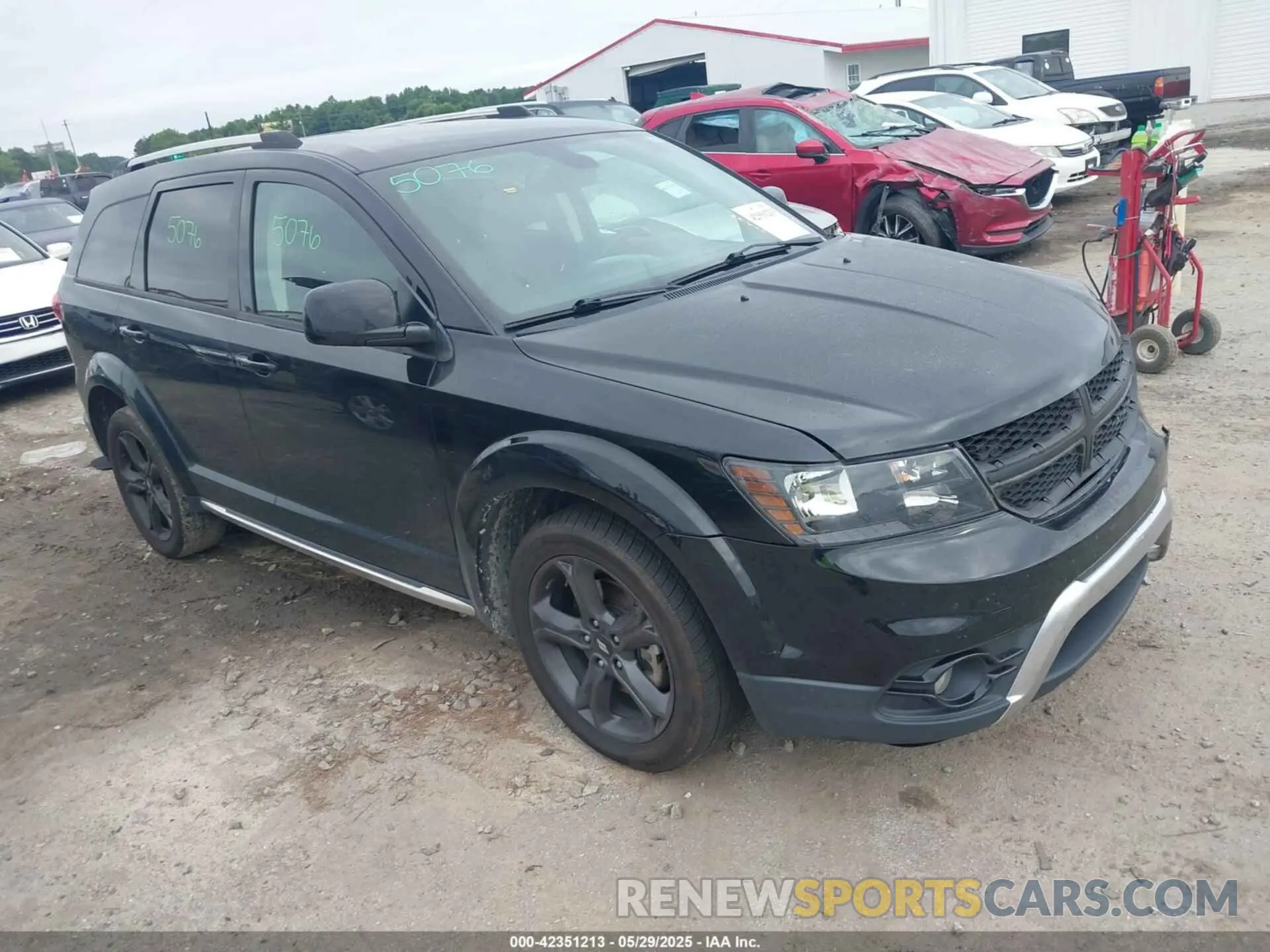 1 Photograph of a damaged car 3C4PDCGG2KT763506 DODGE JOURNEY 2019