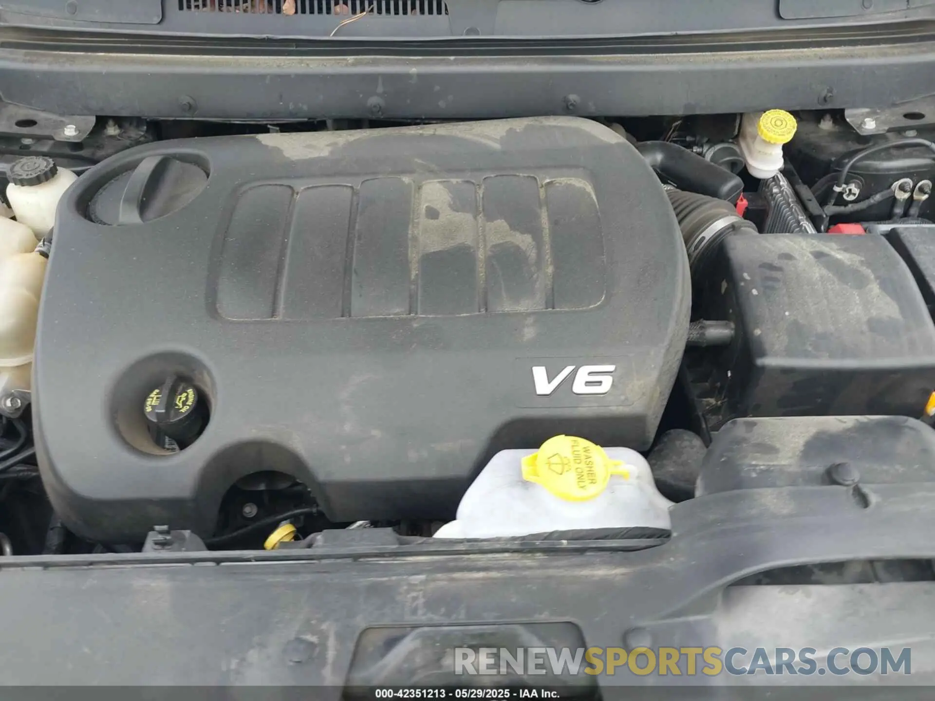 10 Photograph of a damaged car 3C4PDCGG2KT763506 DODGE JOURNEY 2019