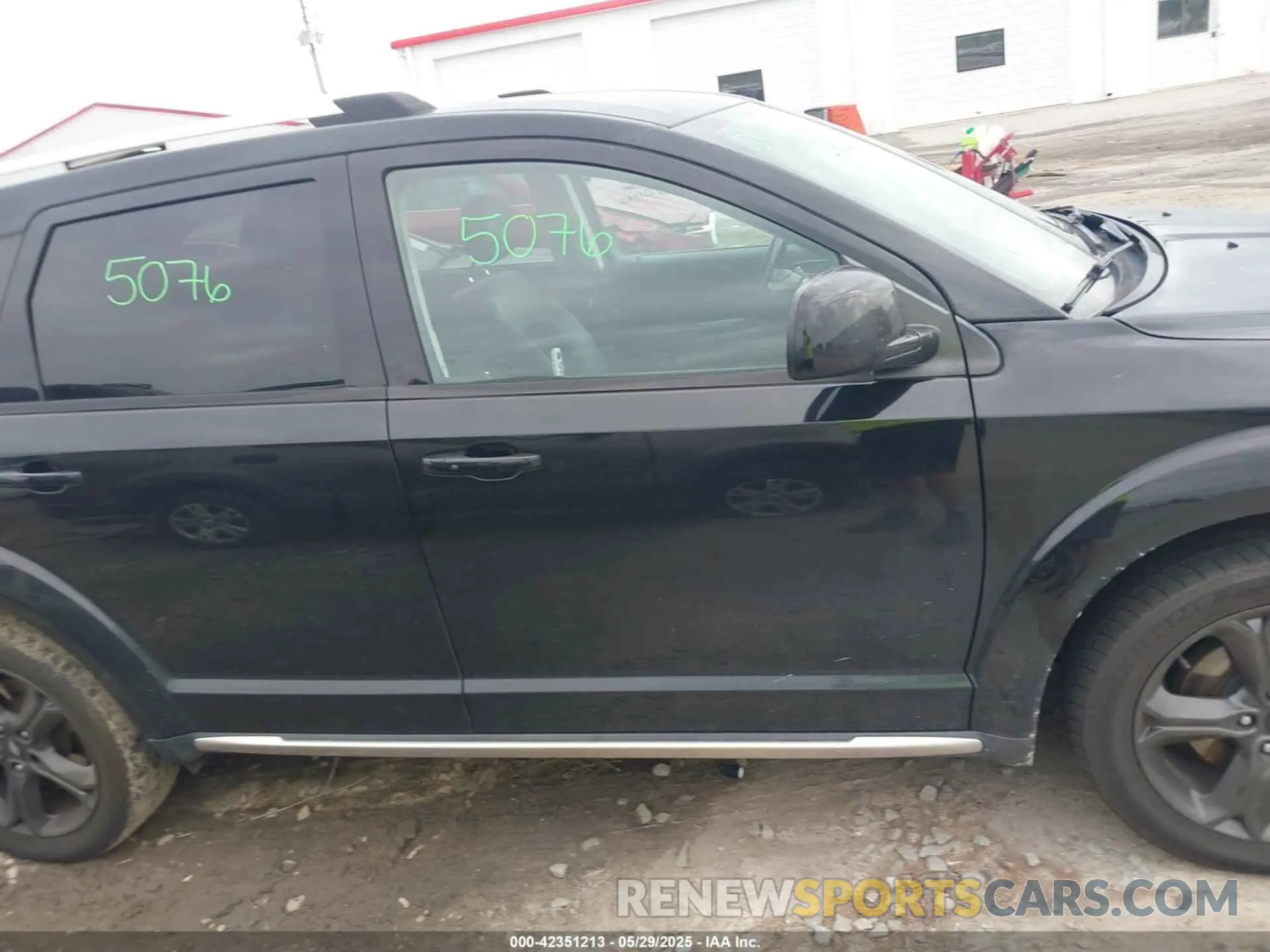 13 Photograph of a damaged car 3C4PDCGG2KT763506 DODGE JOURNEY 2019