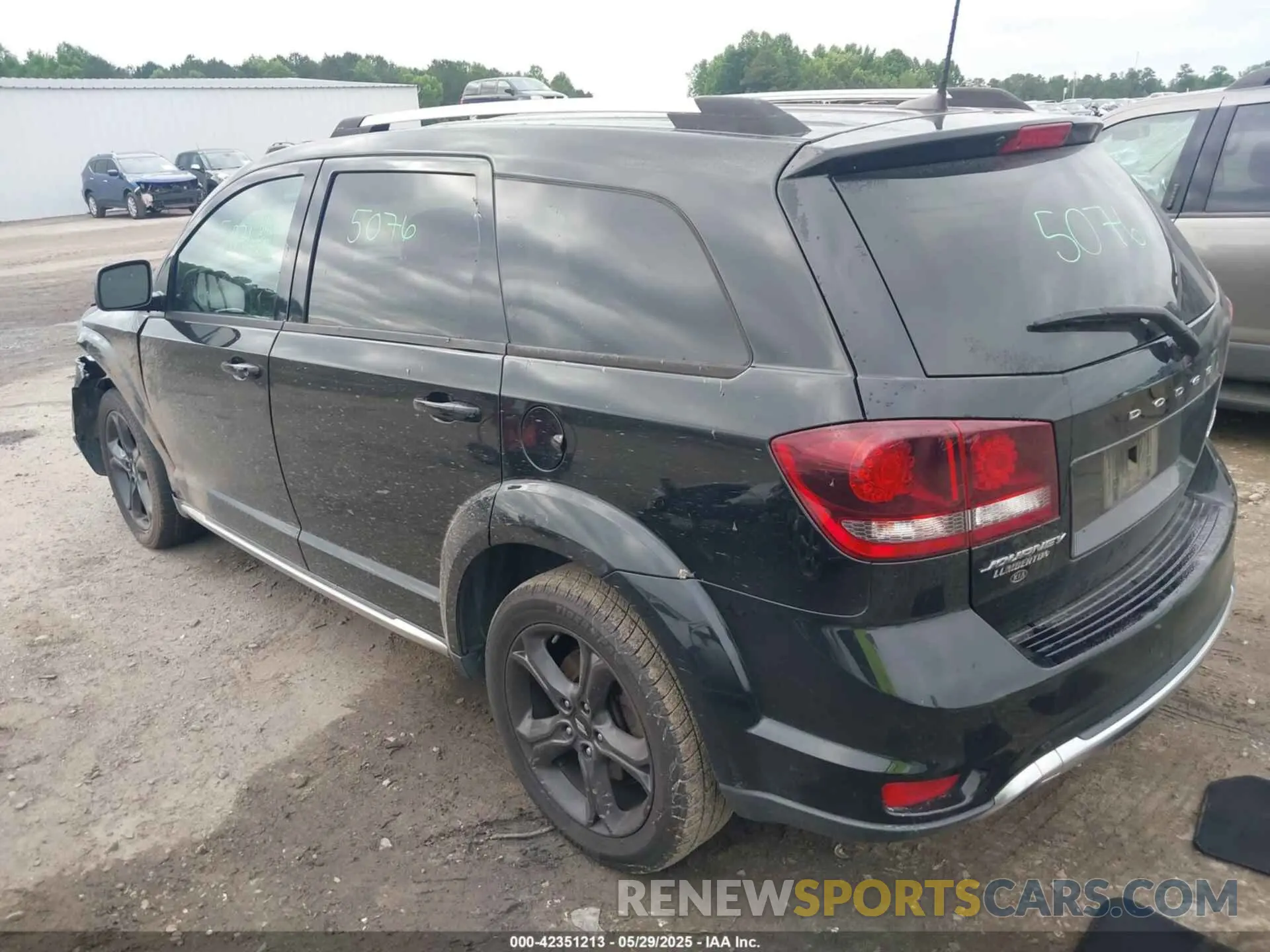 3 Photograph of a damaged car 3C4PDCGG2KT763506 DODGE JOURNEY 2019