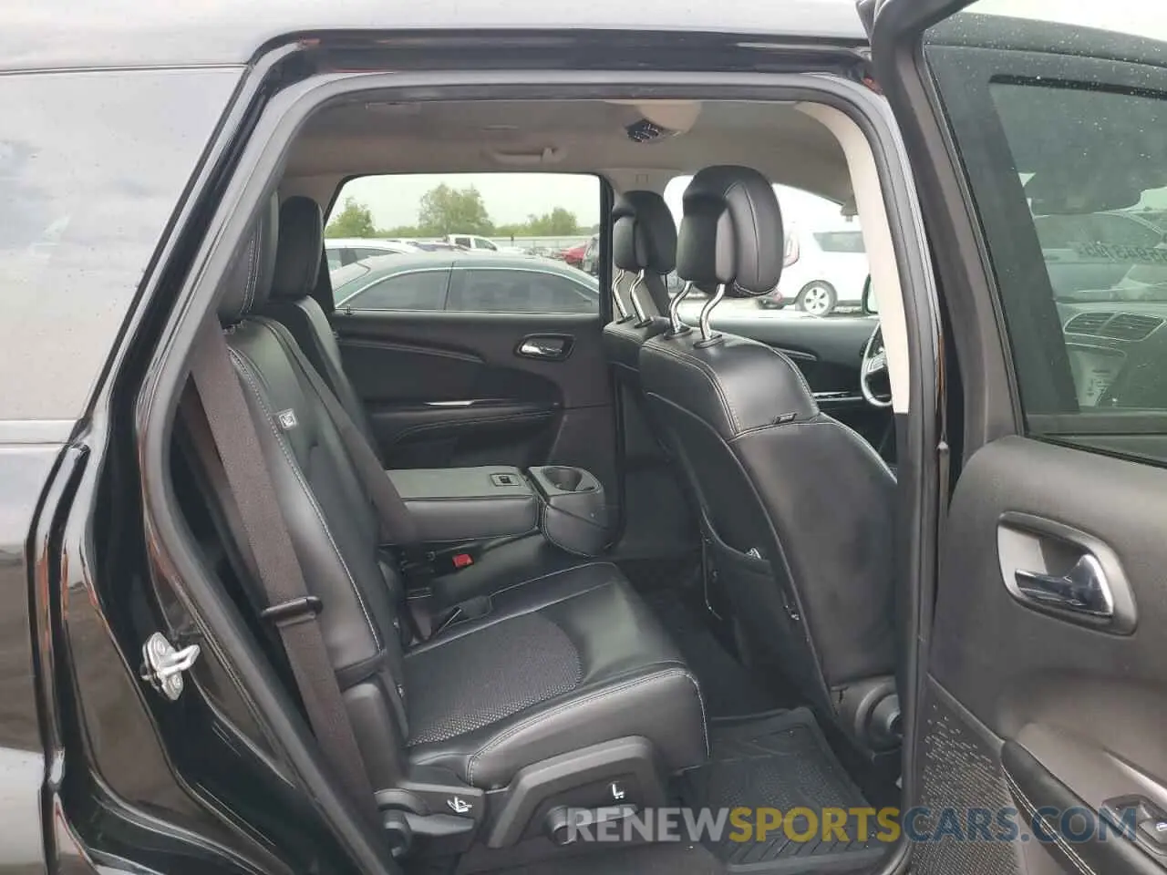 10 Photograph of a damaged car 3C4PDCGG2KT861581 DODGE JOURNEY 2019