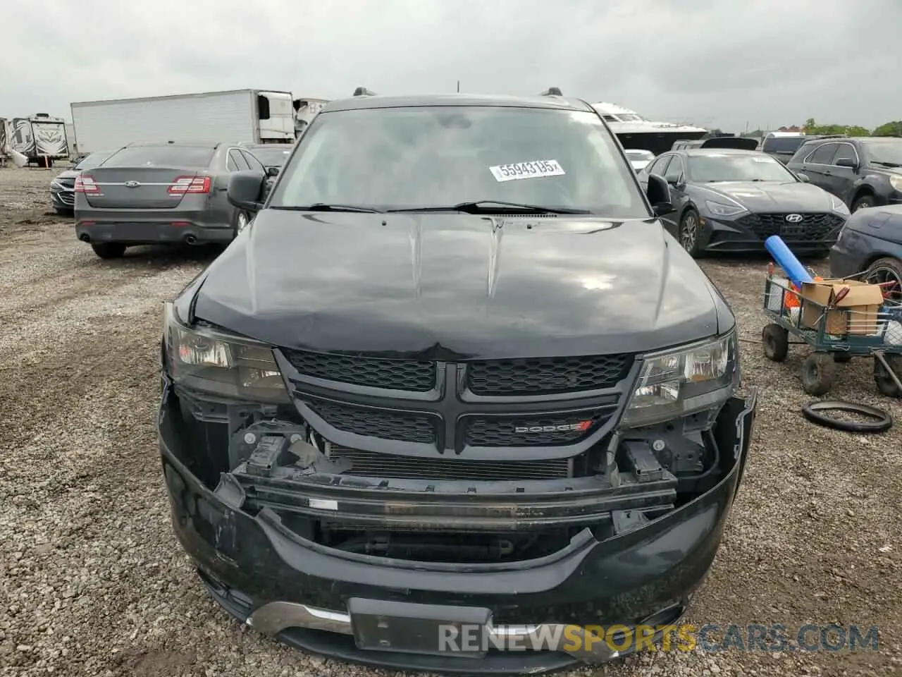 5 Photograph of a damaged car 3C4PDCGG2KT861581 DODGE JOURNEY 2019