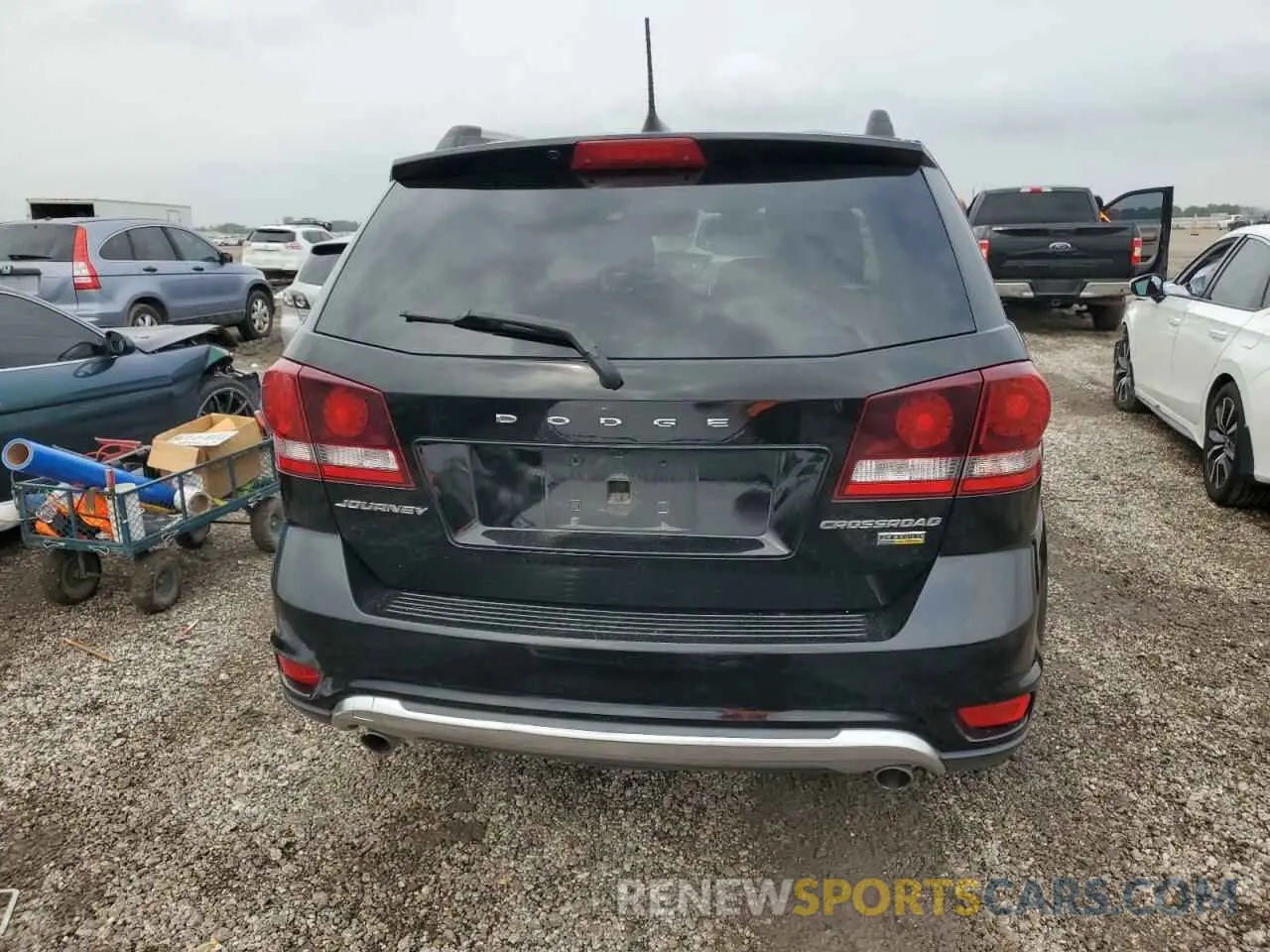 6 Photograph of a damaged car 3C4PDCGG2KT861581 DODGE JOURNEY 2019