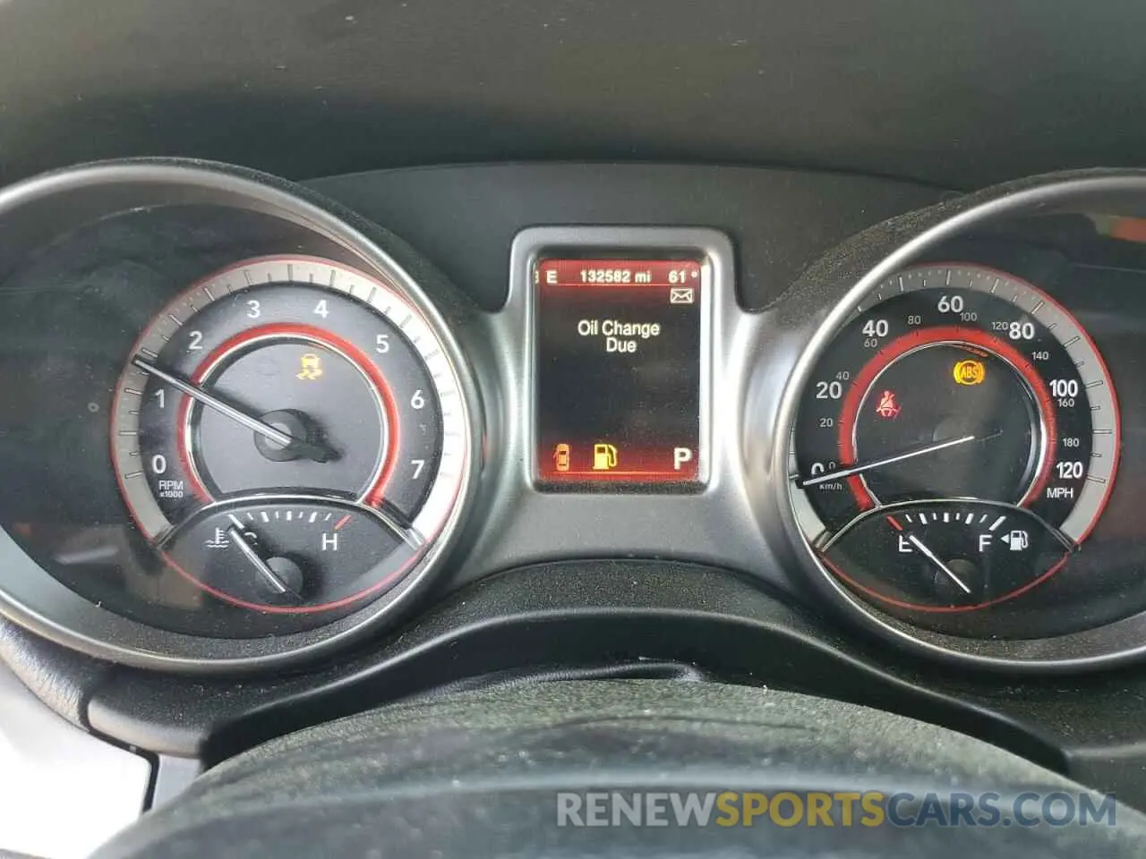 9 Photograph of a damaged car 3C4PDCGG2KT861645 DODGE JOURNEY 2019