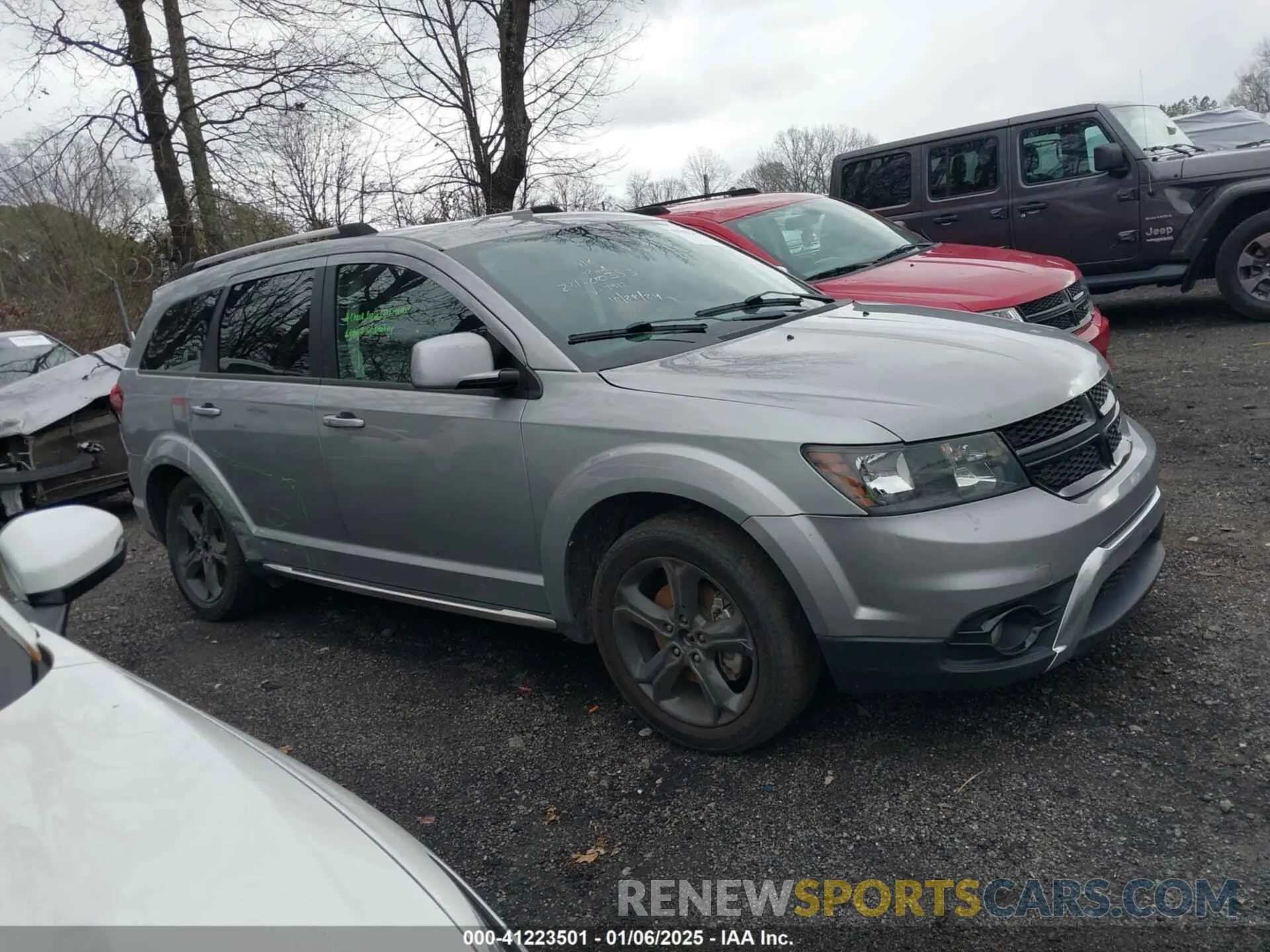 13 Photograph of a damaged car 3C4PDCGG3KT717912 DODGE JOURNEY 2019