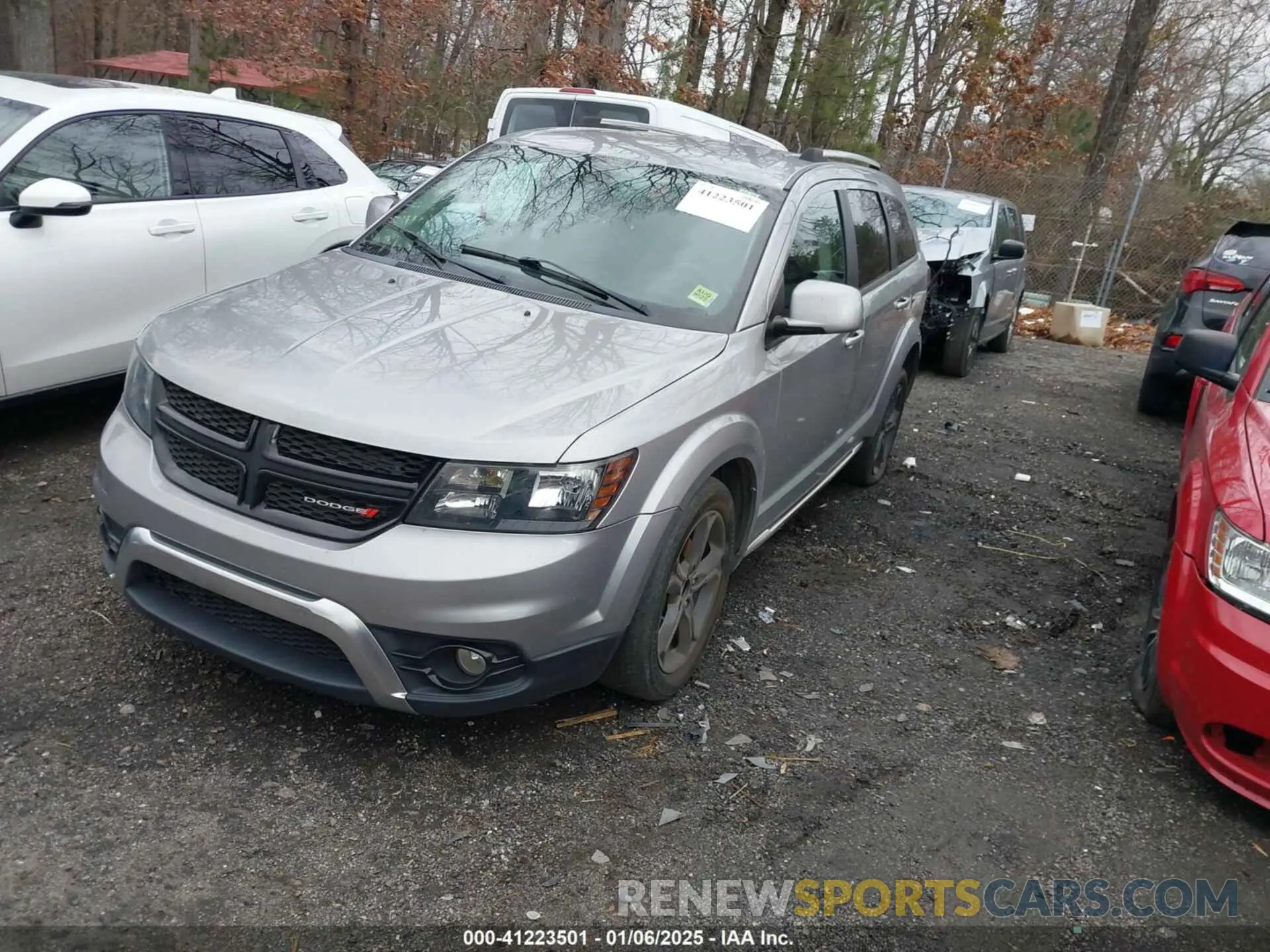 2 Photograph of a damaged car 3C4PDCGG3KT717912 DODGE JOURNEY 2019