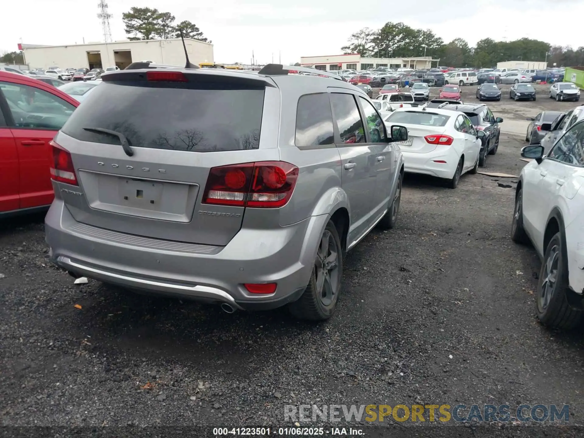 4 Photograph of a damaged car 3C4PDCGG3KT717912 DODGE JOURNEY 2019