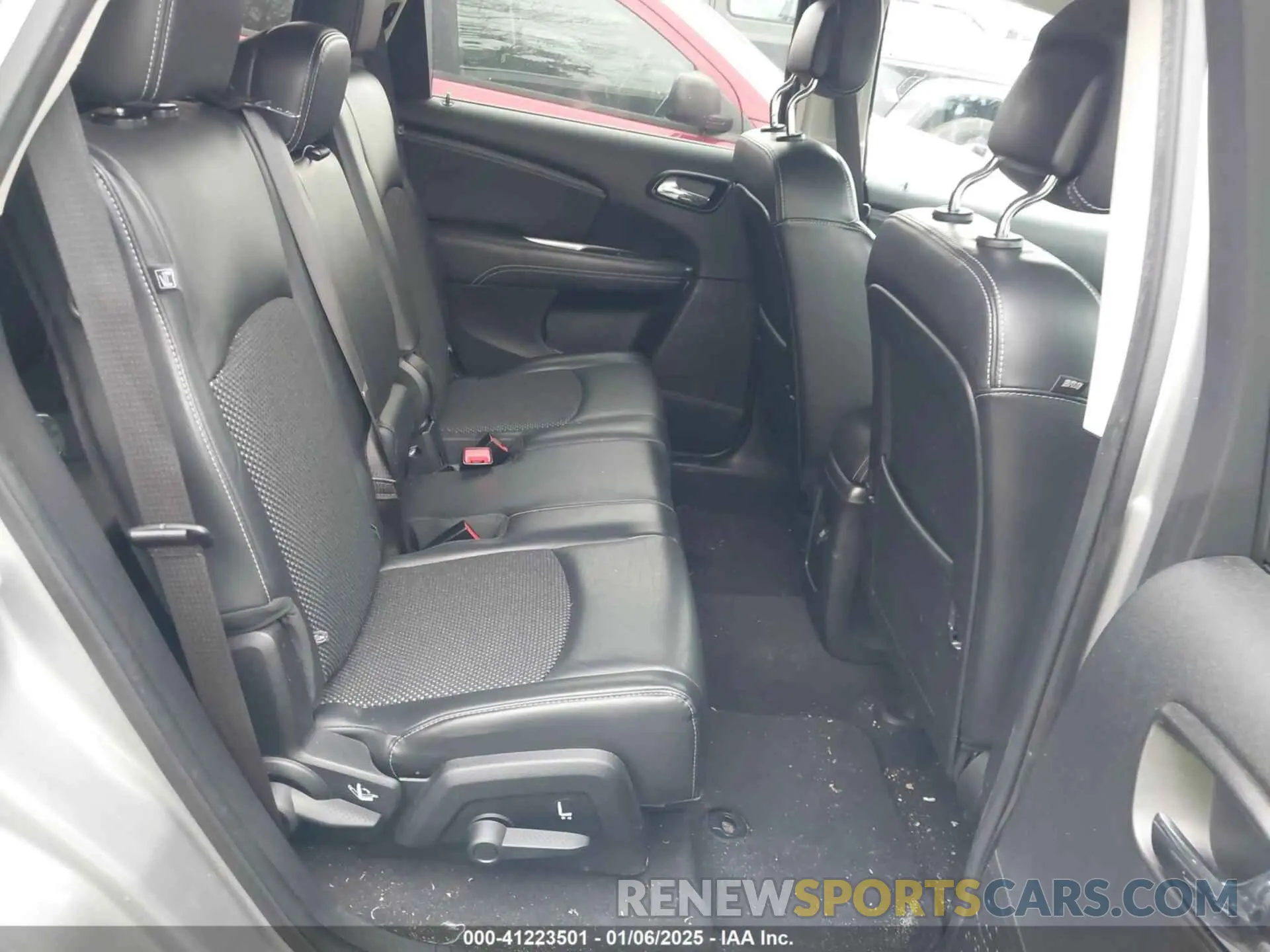 8 Photograph of a damaged car 3C4PDCGG3KT717912 DODGE JOURNEY 2019