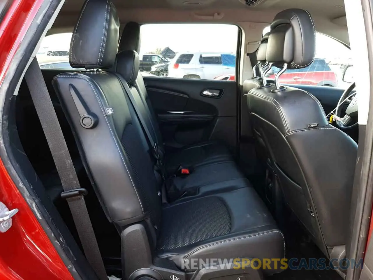 11 Photograph of a damaged car 3C4PDCGG5KT860876 DODGE JOURNEY 2019