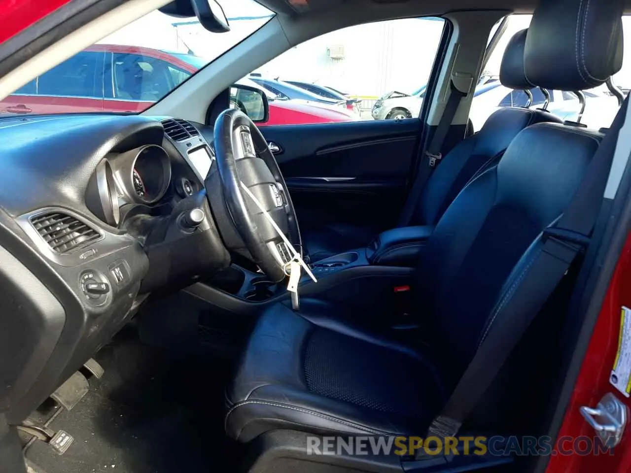 7 Photograph of a damaged car 3C4PDCGG5KT860876 DODGE JOURNEY 2019