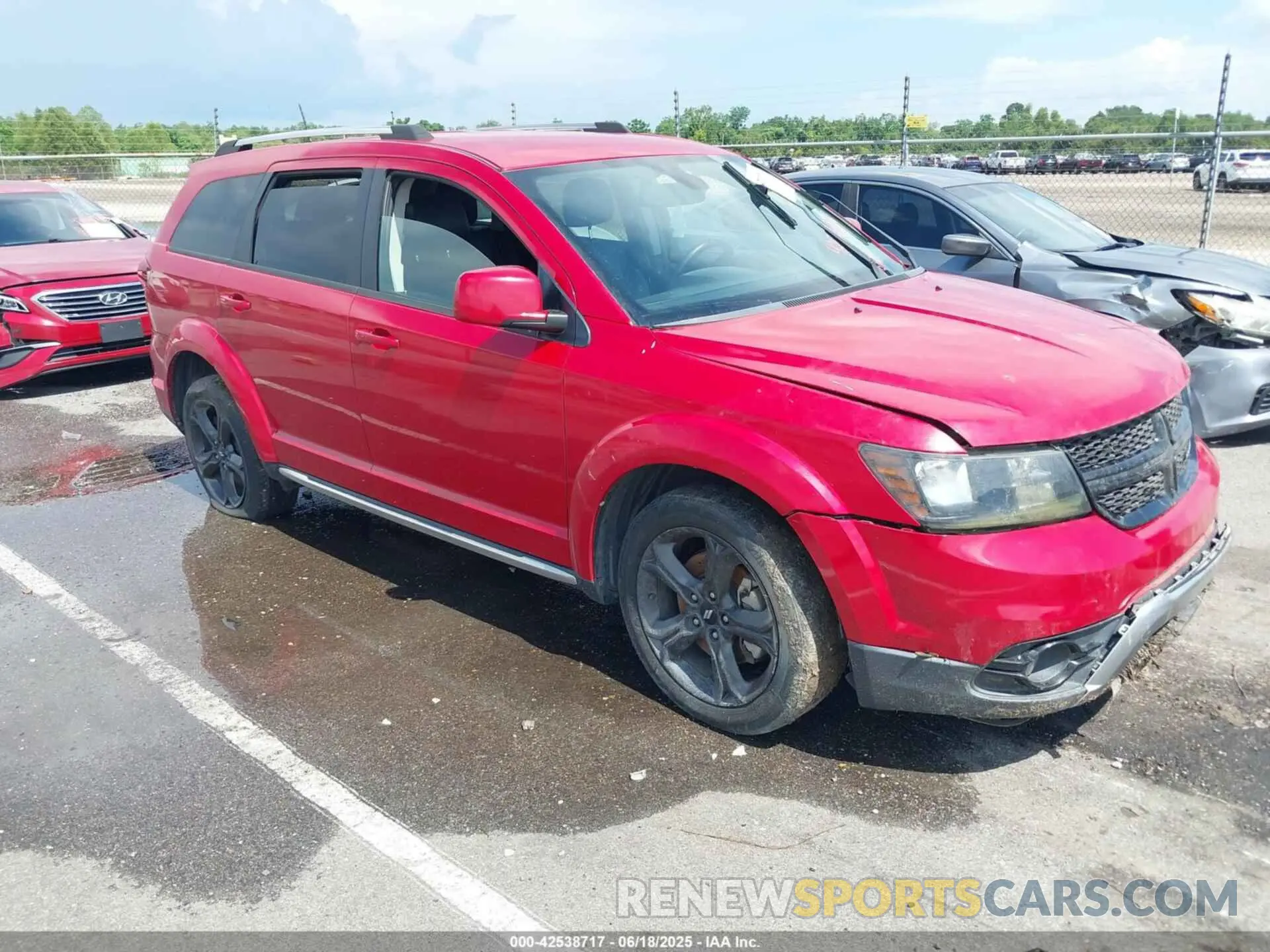 1 Photograph of a damaged car 3C4PDCGG6KT717502 DODGE JOURNEY 2019