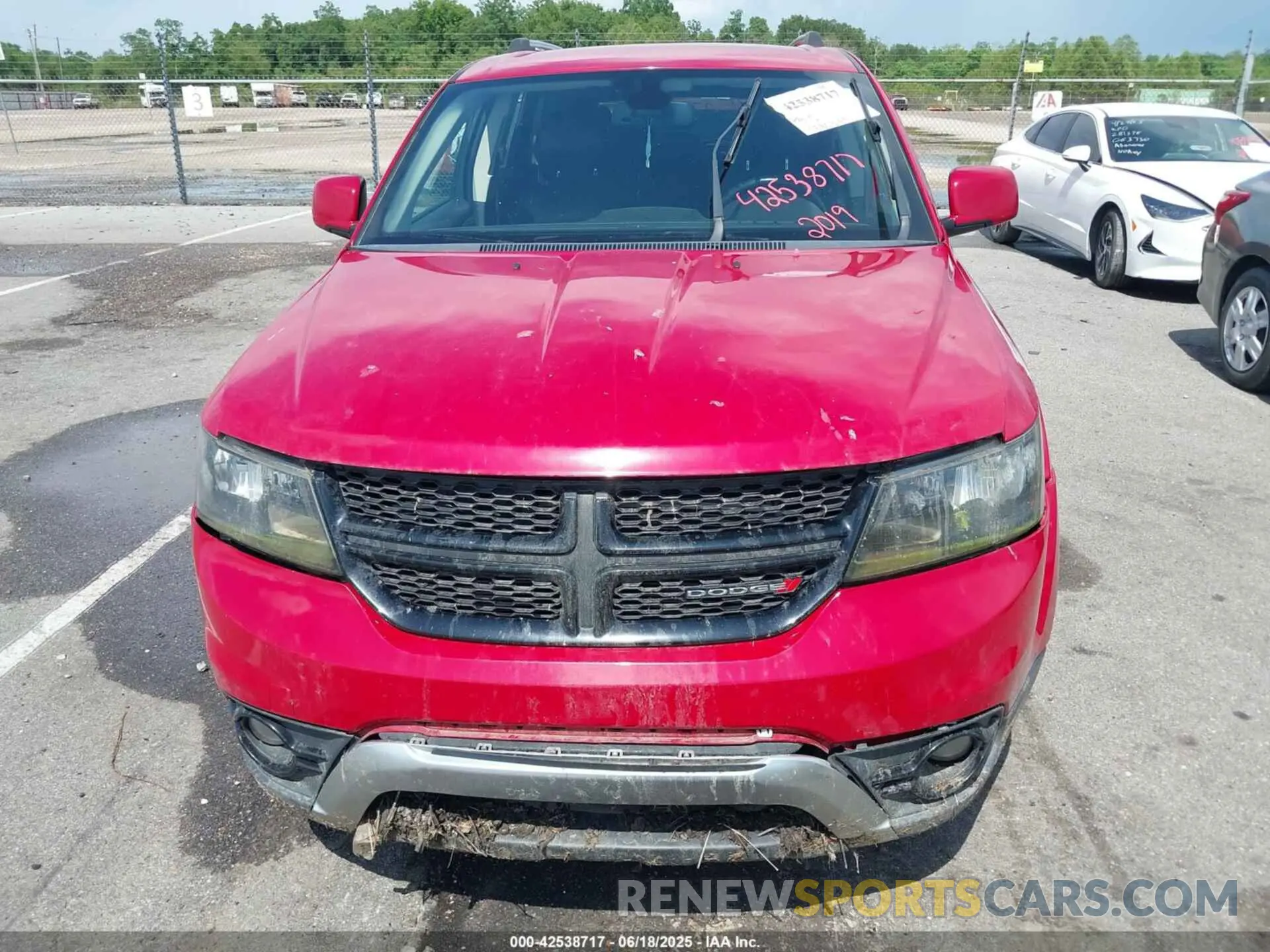 12 Photograph of a damaged car 3C4PDCGG6KT717502 DODGE JOURNEY 2019