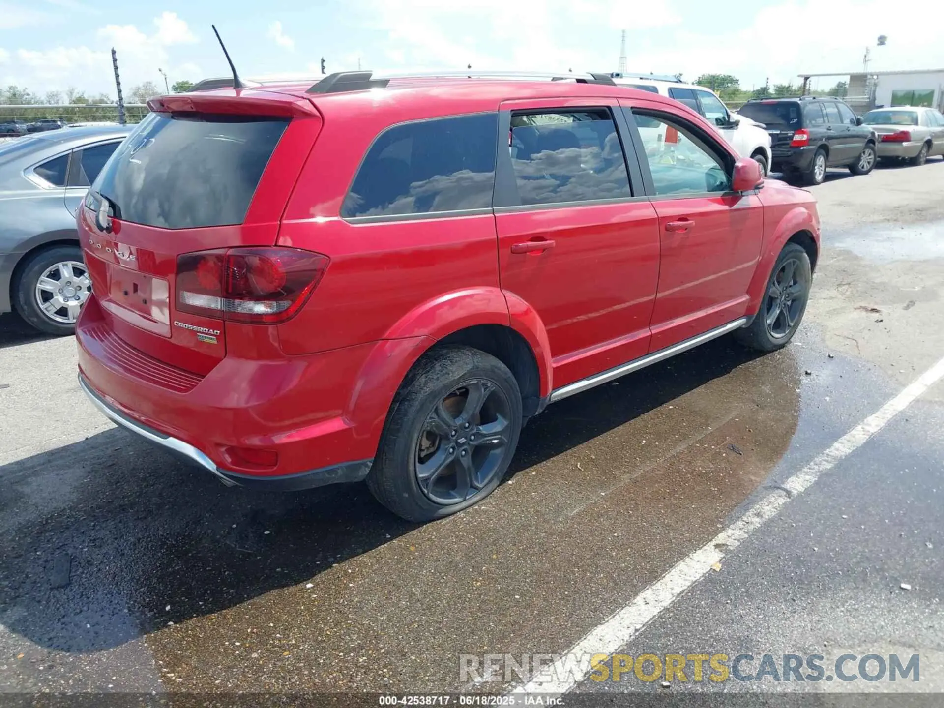 4 Photograph of a damaged car 3C4PDCGG6KT717502 DODGE JOURNEY 2019