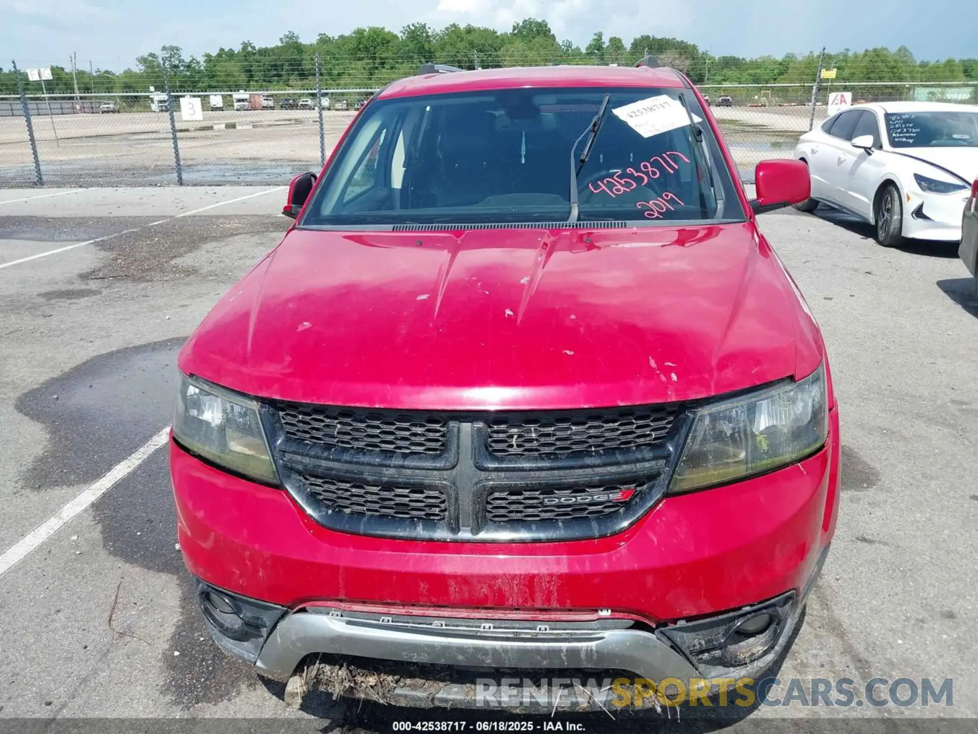 6 Photograph of a damaged car 3C4PDCGG6KT717502 DODGE JOURNEY 2019