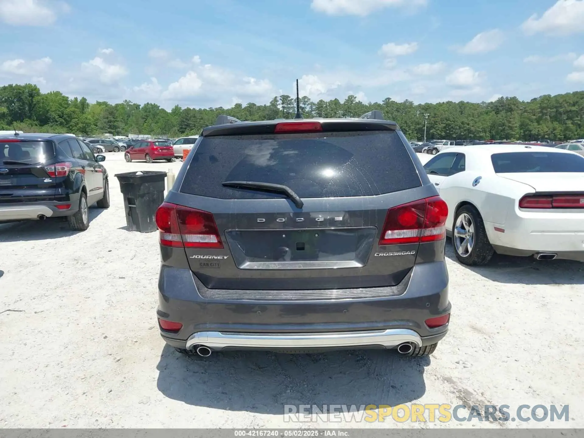 16 Photograph of a damaged car 3C4PDCGG6KT738107 DODGE JOURNEY 2019