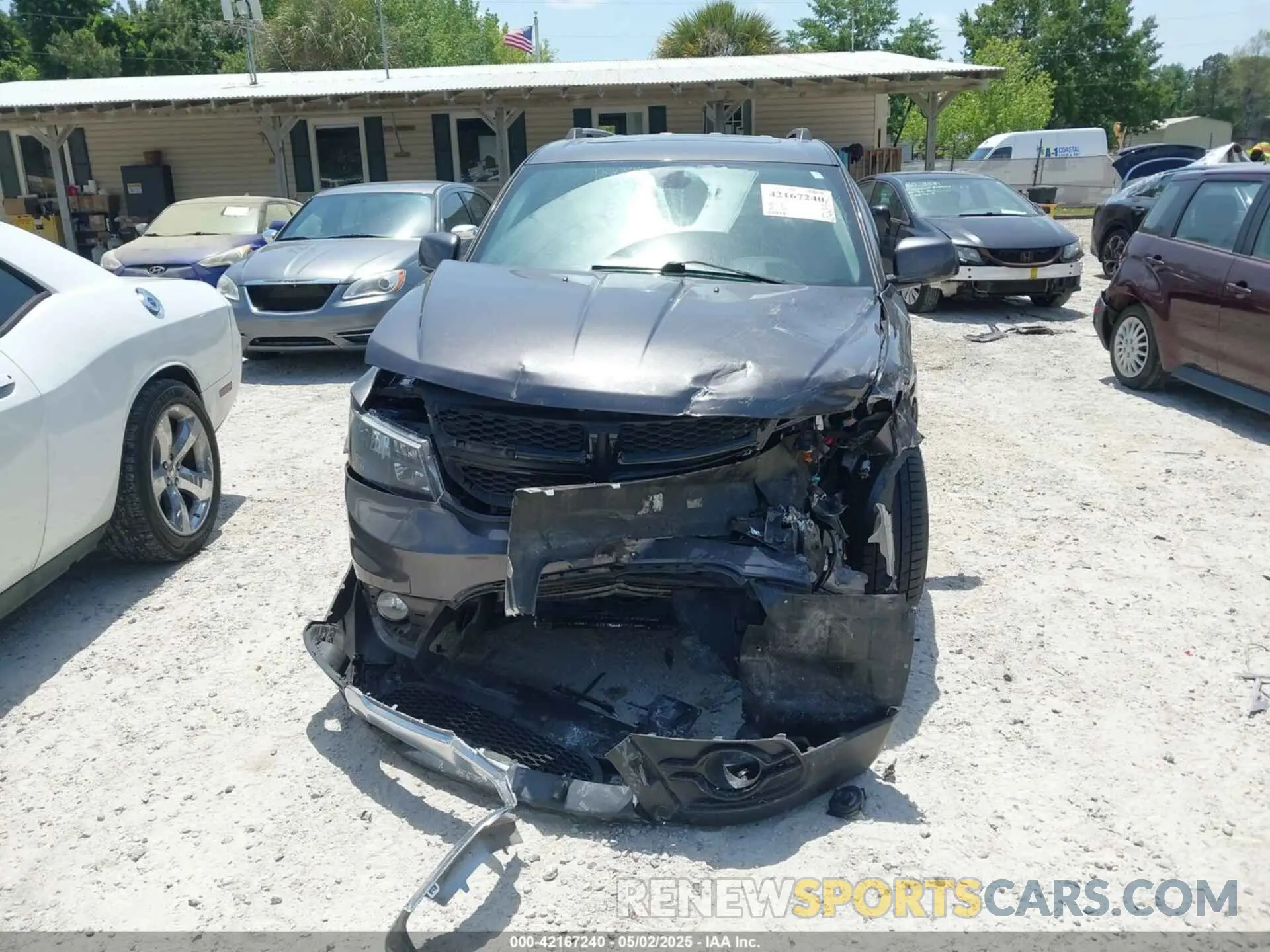 6 Photograph of a damaged car 3C4PDCGG6KT738107 DODGE JOURNEY 2019