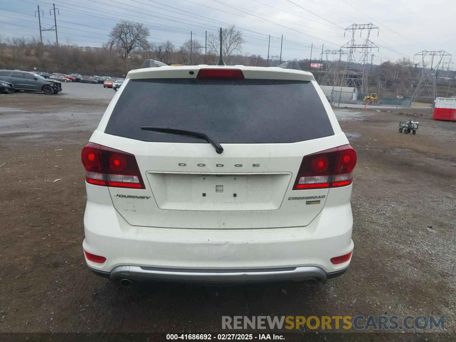 16 Photograph of a damaged car 3C4PDCGG7KT860748 DODGE JOURNEY 2019
