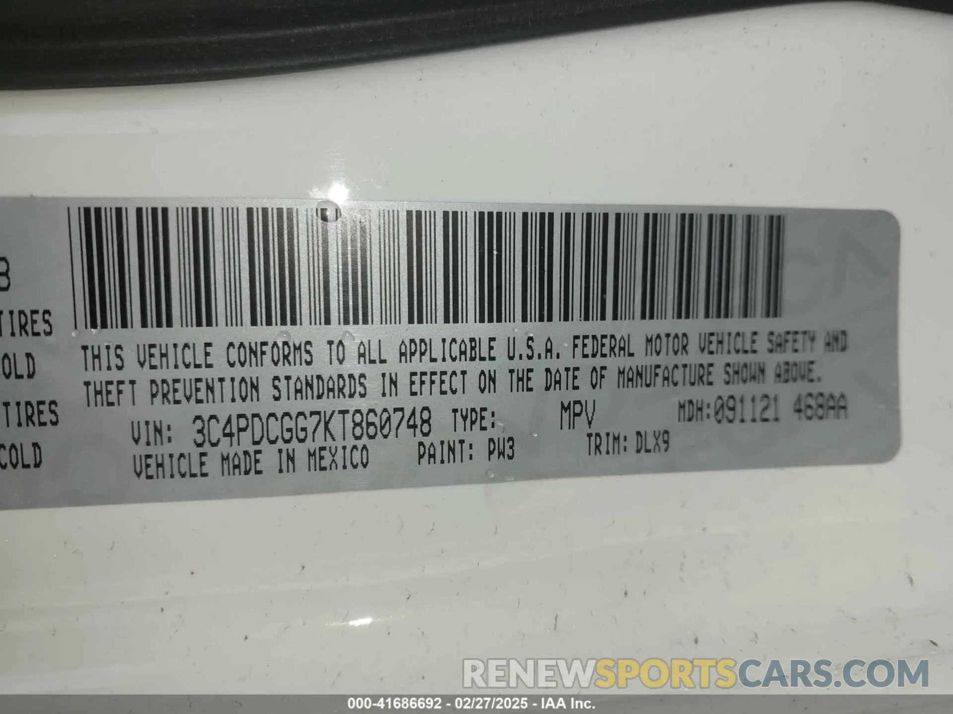 9 Photograph of a damaged car 3C4PDCGG7KT860748 DODGE JOURNEY 2019