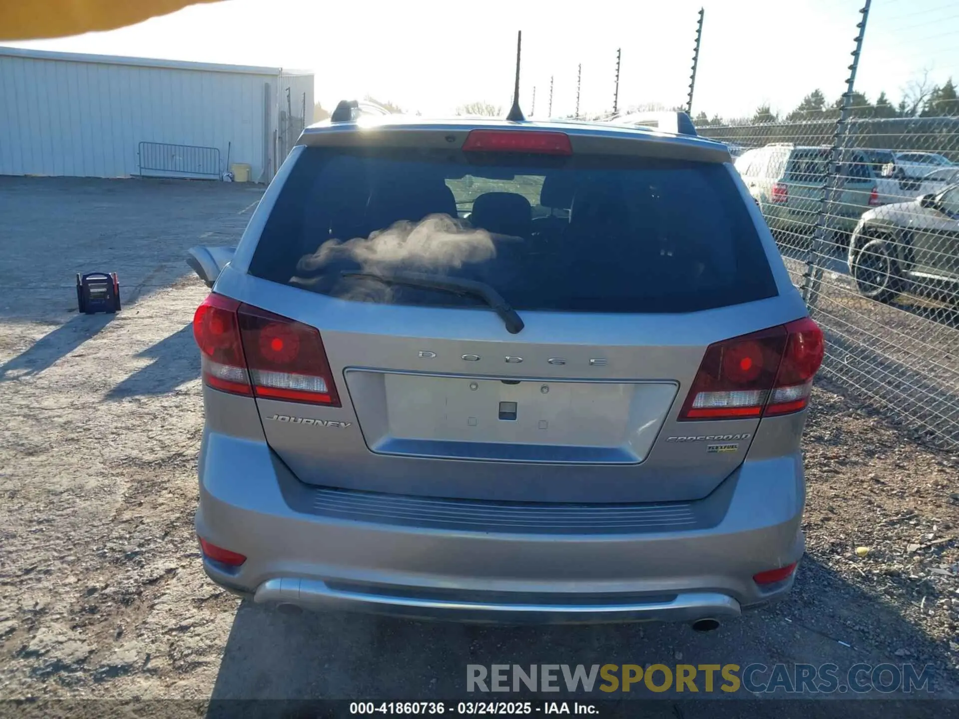 17 Photograph of a damaged car 3C4PDCGG8KT763560 DODGE JOURNEY 2019
