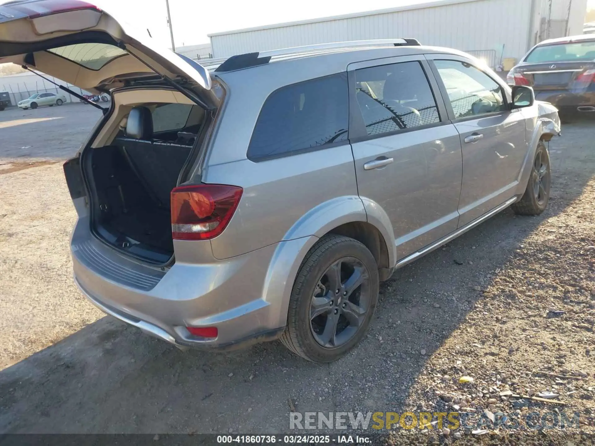 4 Photograph of a damaged car 3C4PDCGG8KT763560 DODGE JOURNEY 2019