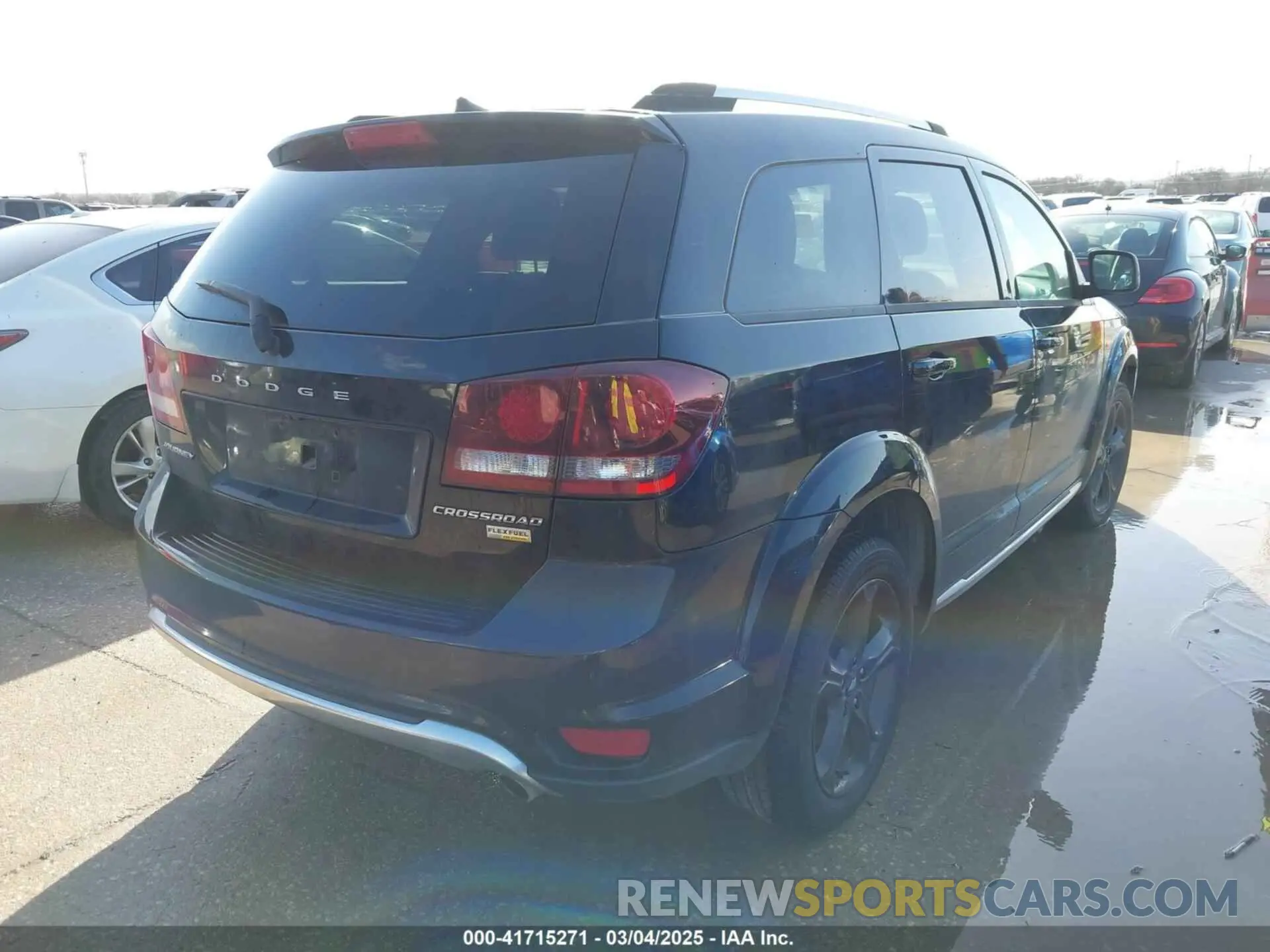 4 Photograph of a damaged car 3C4PDCGG8KT803376 DODGE JOURNEY 2019