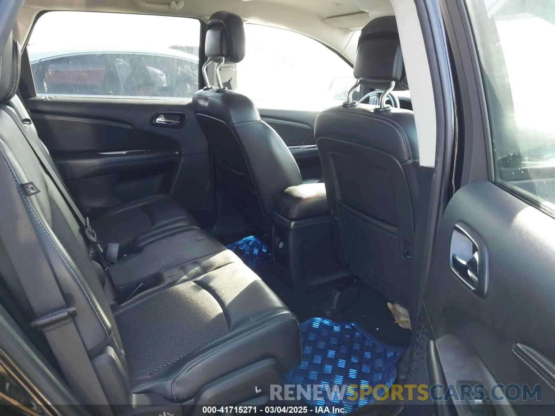 8 Photograph of a damaged car 3C4PDCGG8KT803376 DODGE JOURNEY 2019