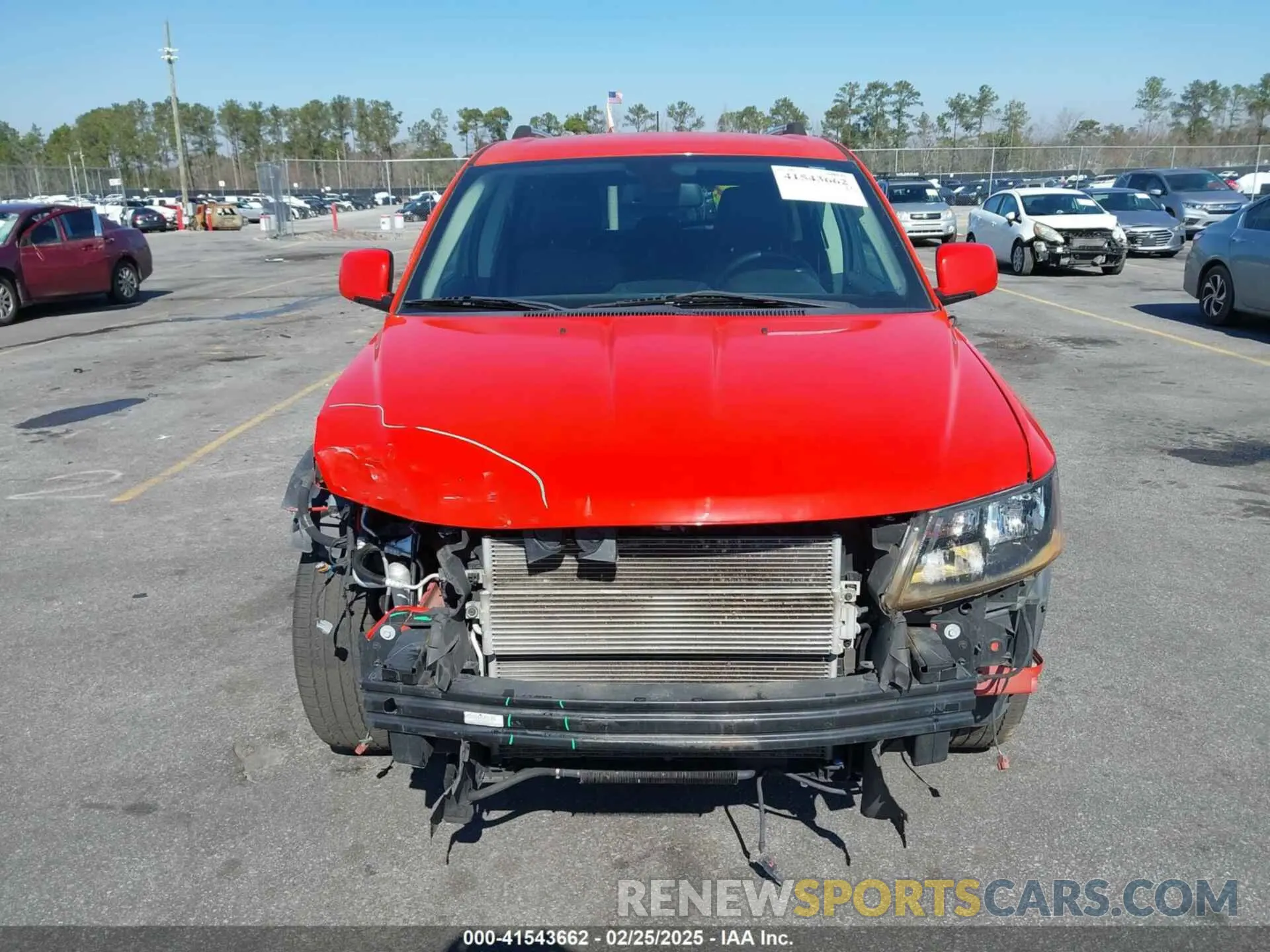 13 Photograph of a damaged car 3C4PDCGG9KT717753 DODGE JOURNEY 2019