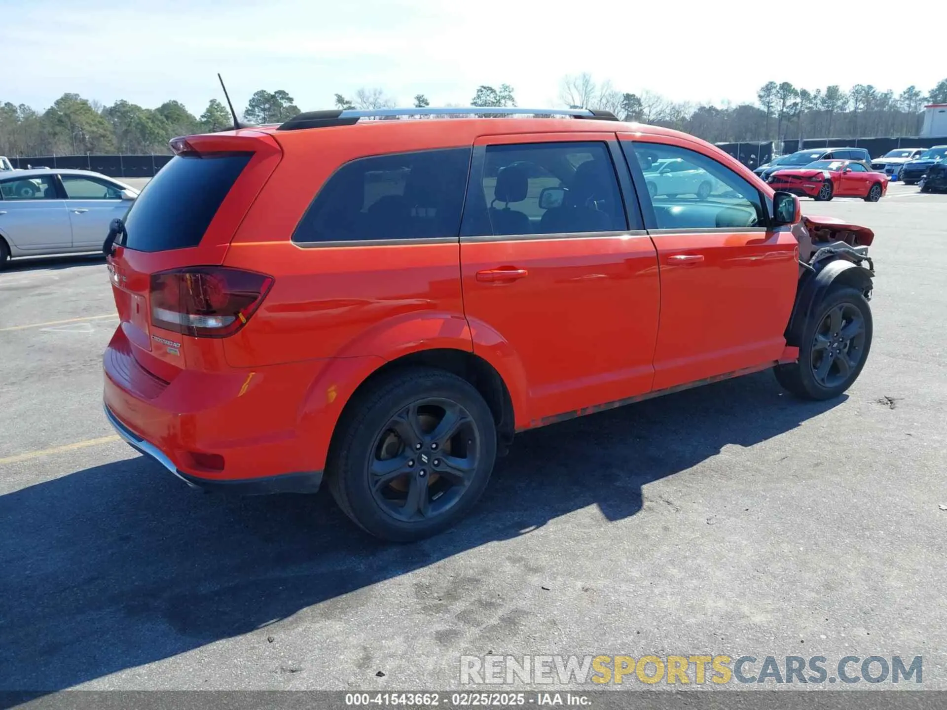 4 Photograph of a damaged car 3C4PDCGG9KT717753 DODGE JOURNEY 2019