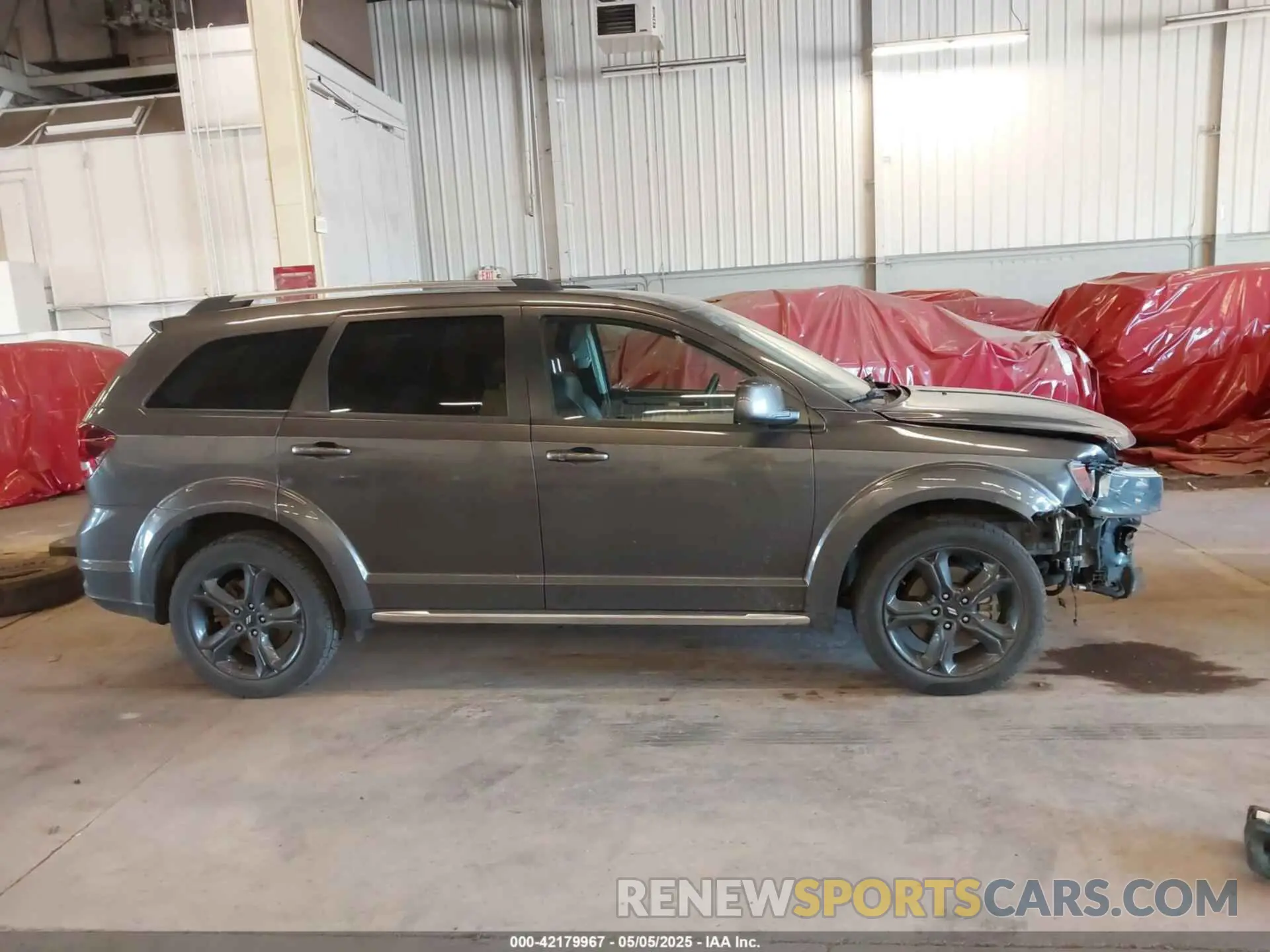 13 Photograph of a damaged car 3C4PDCGG9KT717767 DODGE JOURNEY 2019