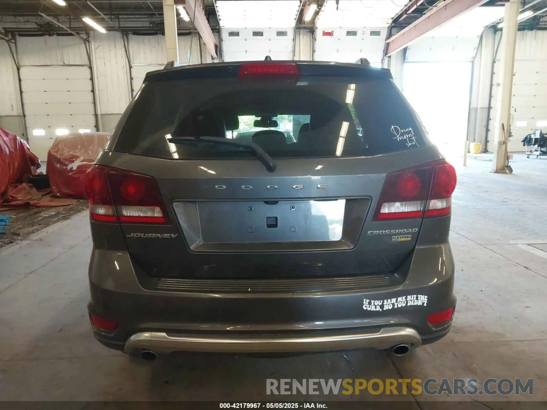16 Photograph of a damaged car 3C4PDCGG9KT717767 DODGE JOURNEY 2019