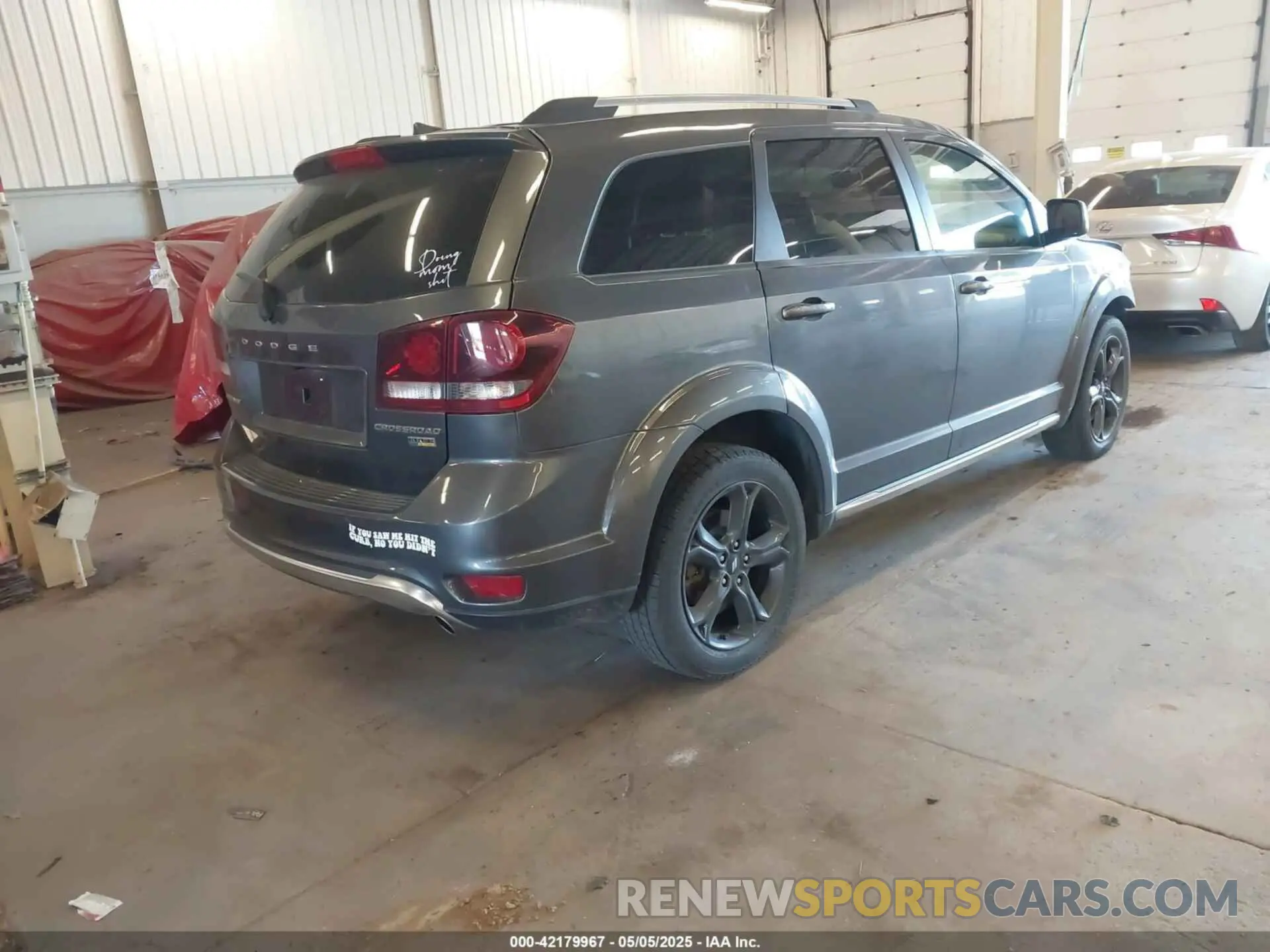 4 Photograph of a damaged car 3C4PDCGG9KT717767 DODGE JOURNEY 2019